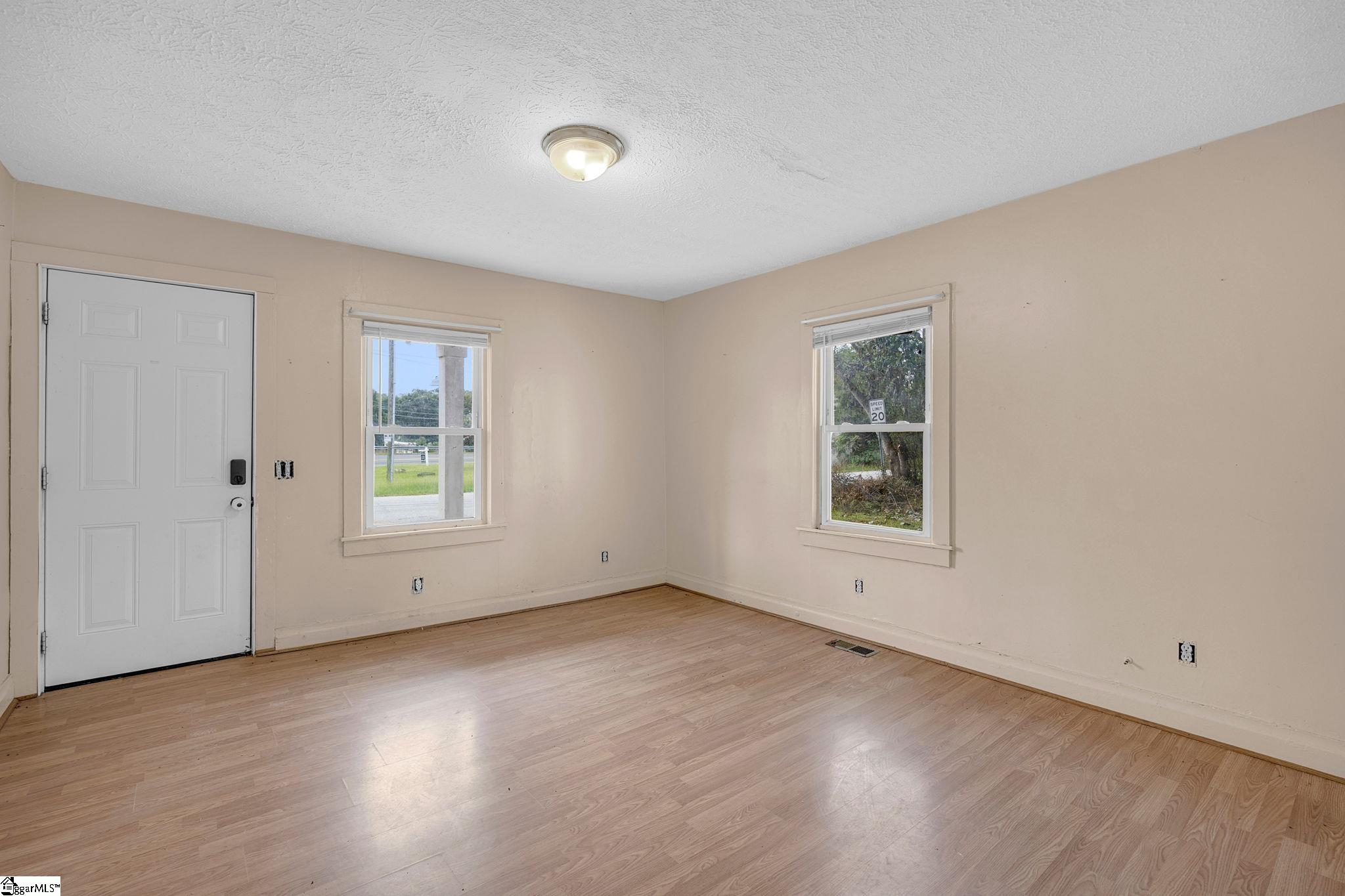 102 Sunset Drive Property Photo 7
