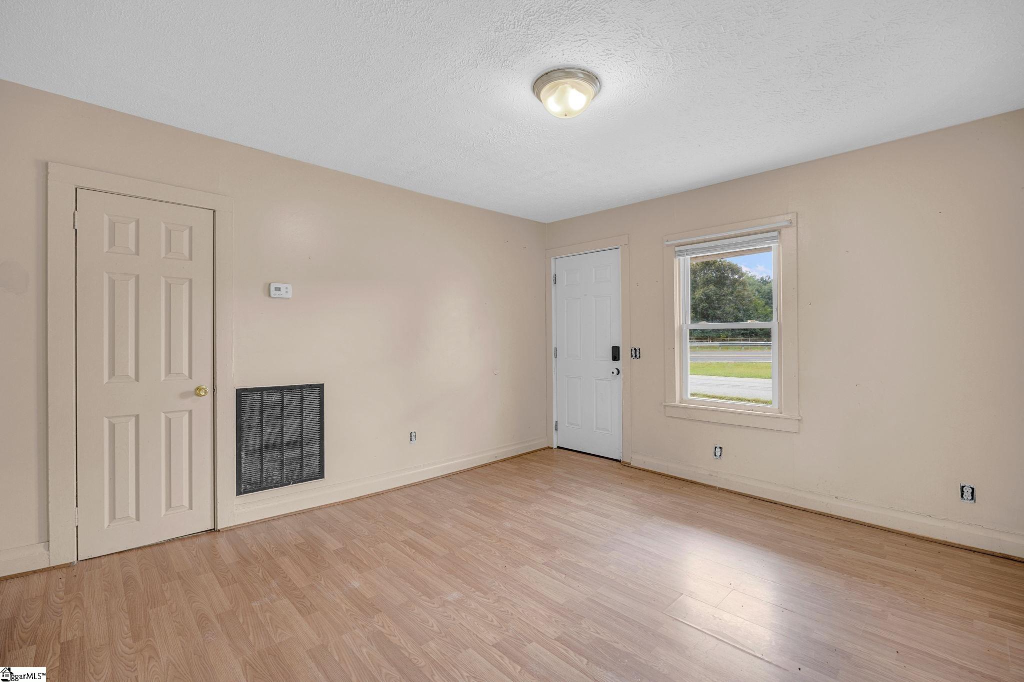 102 Sunset Drive Property Photo 8