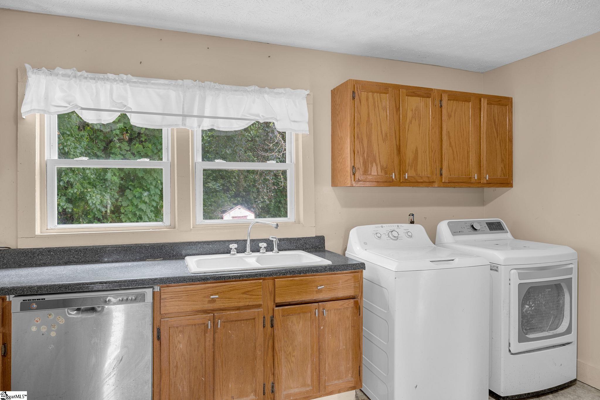 102 Sunset Drive Property Photo 10