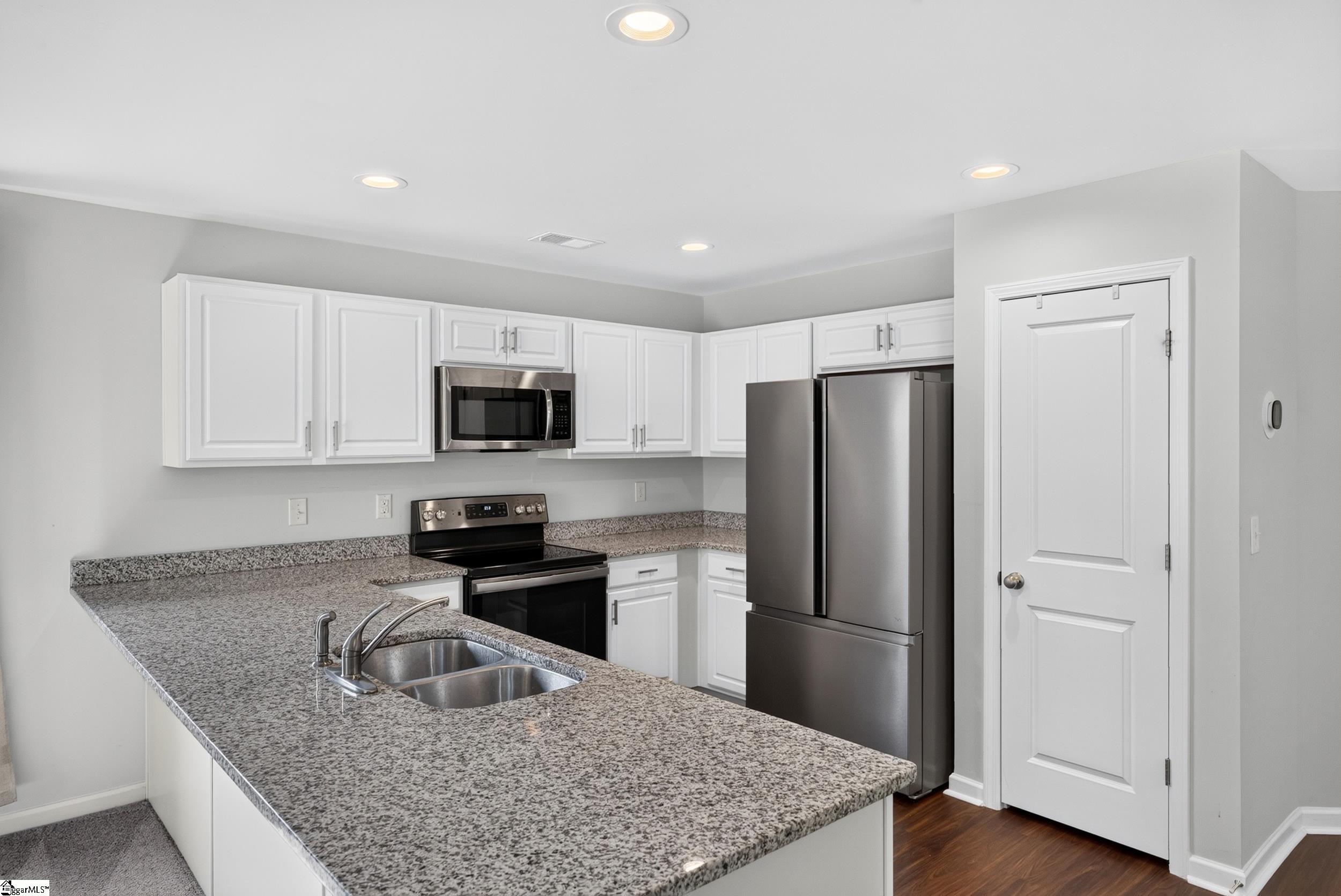 645 Millsgate Circle Property Photo 14