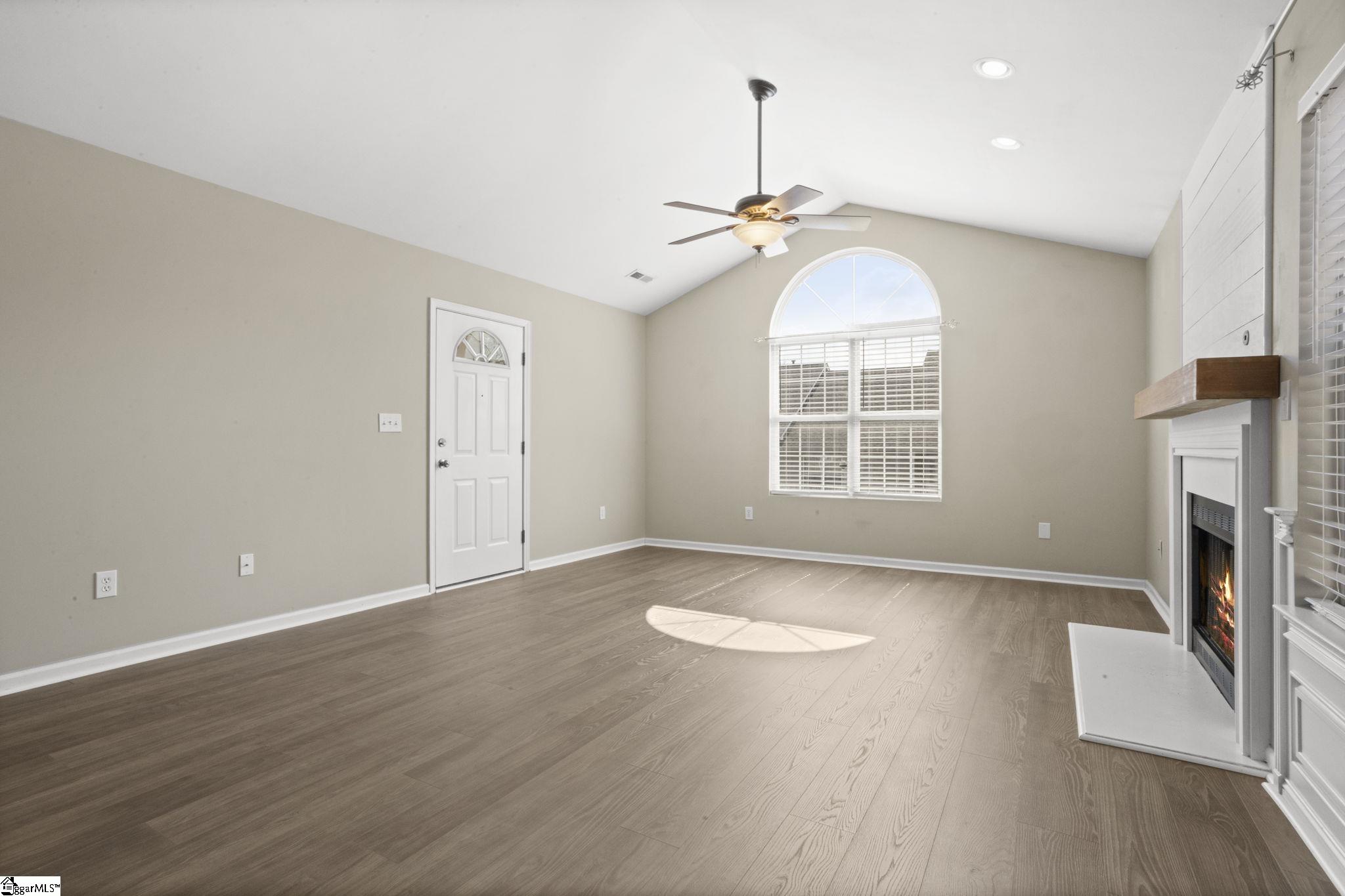 14 Hillside Glen Drive Property Photo 8