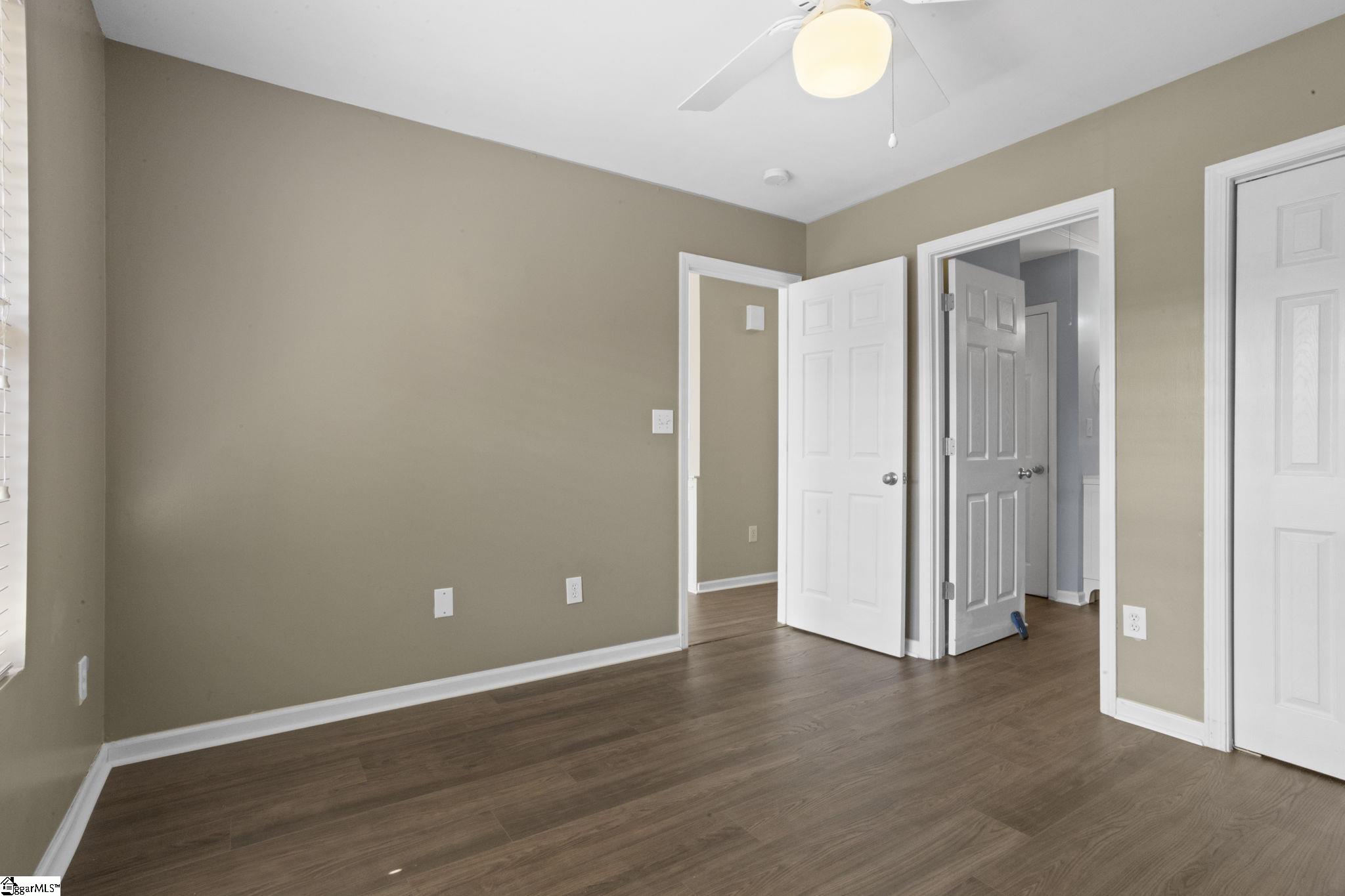 14 Hillside Glen Drive Property Photo 15