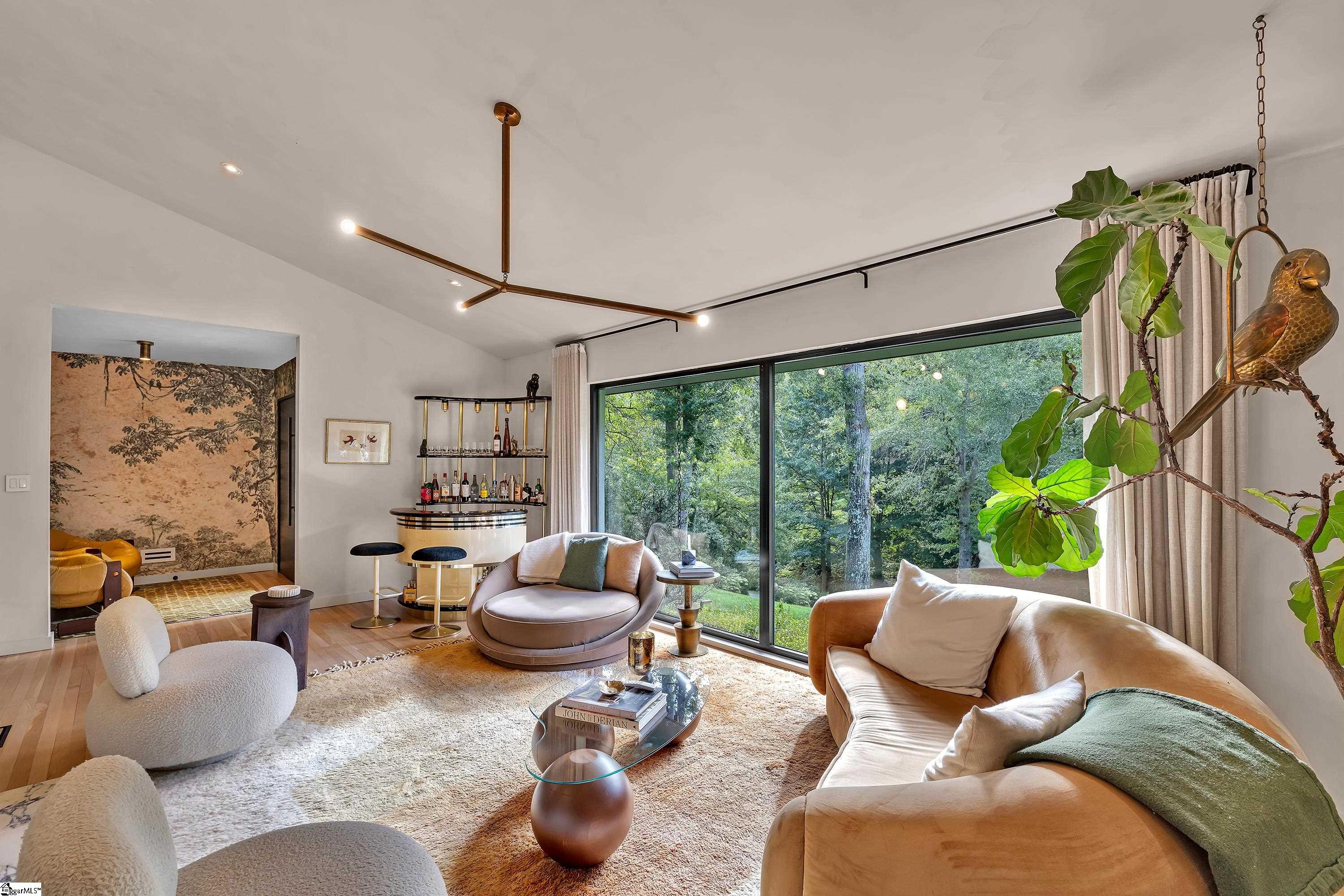 138 Faris Circle Property Photo 4