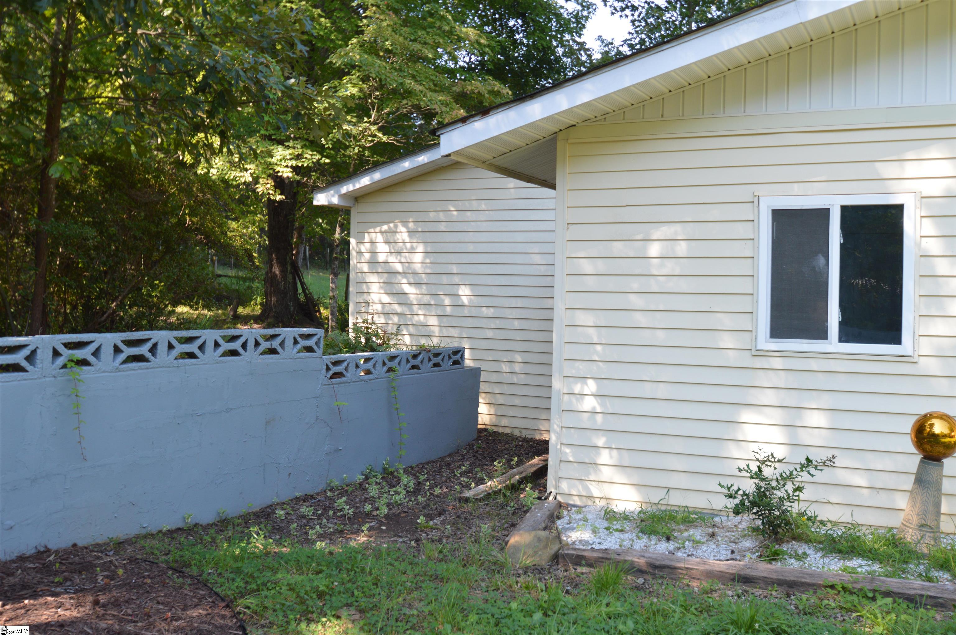 1183 Sandy Plains Road Property Photo 5