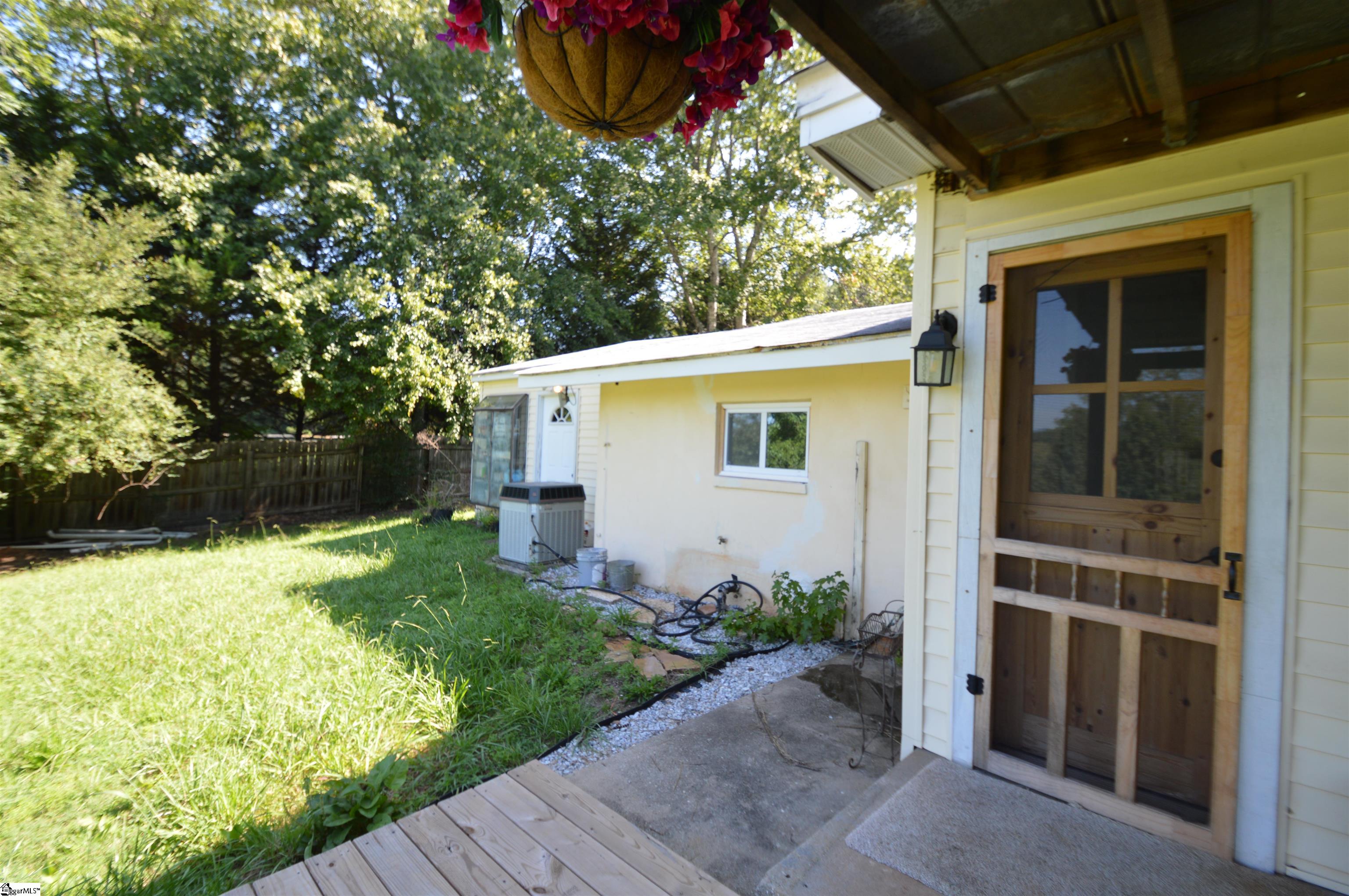 1183 Sandy Plains Road Property Photo 9