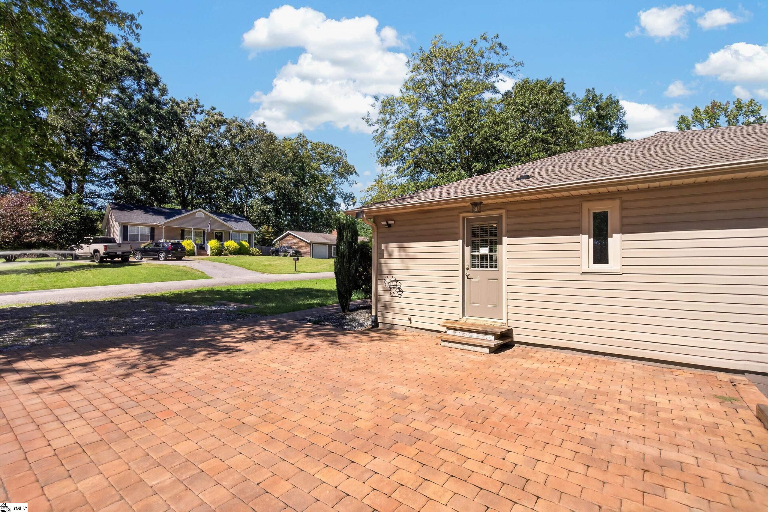 117 Edgewood Avenue Property Photo 22