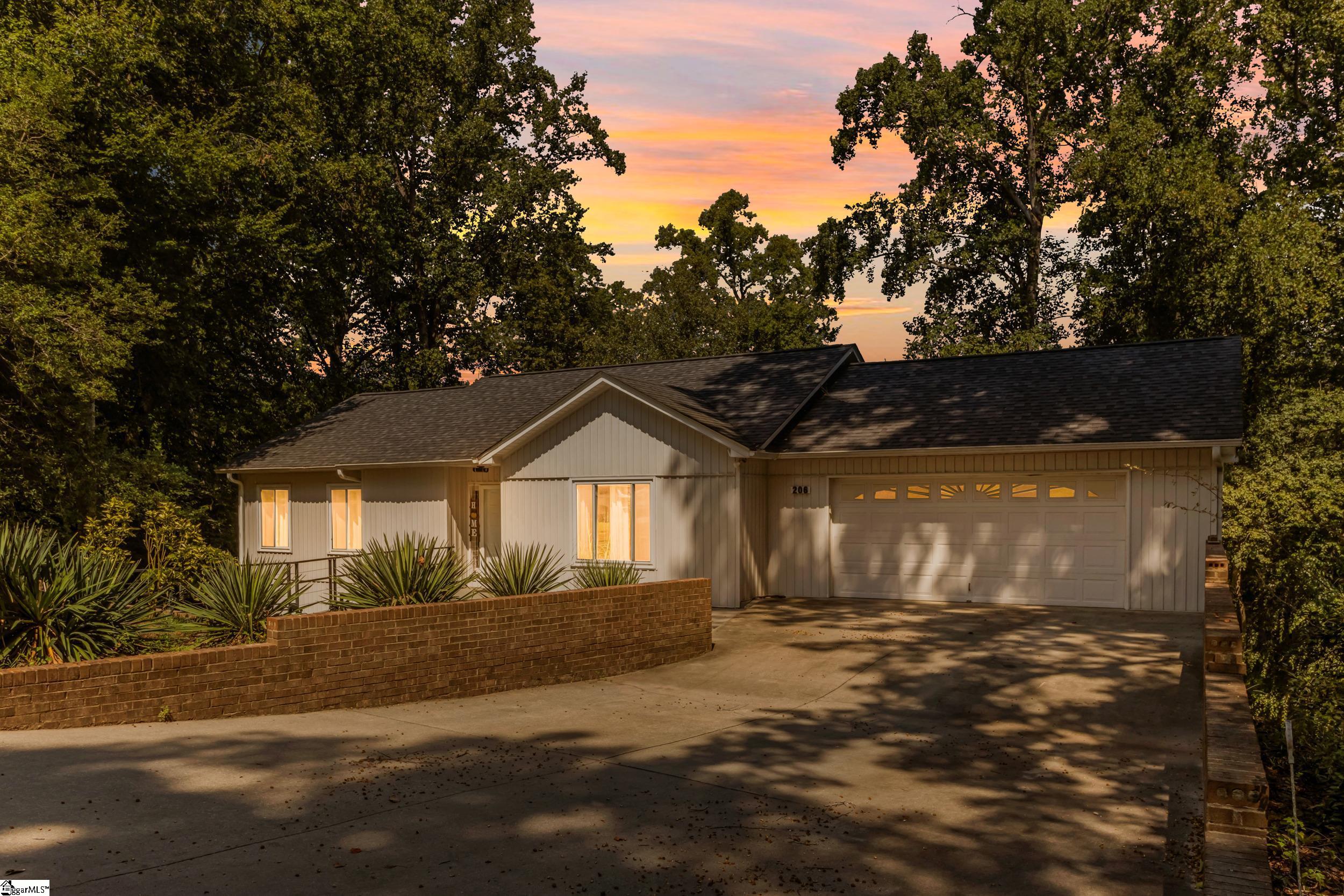 206 Holly Park Drive Property Photo 1