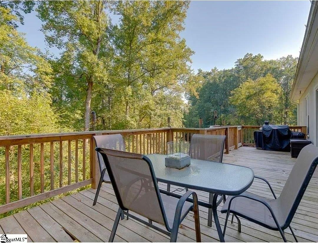206 Holly Park Drive Property Photo 36