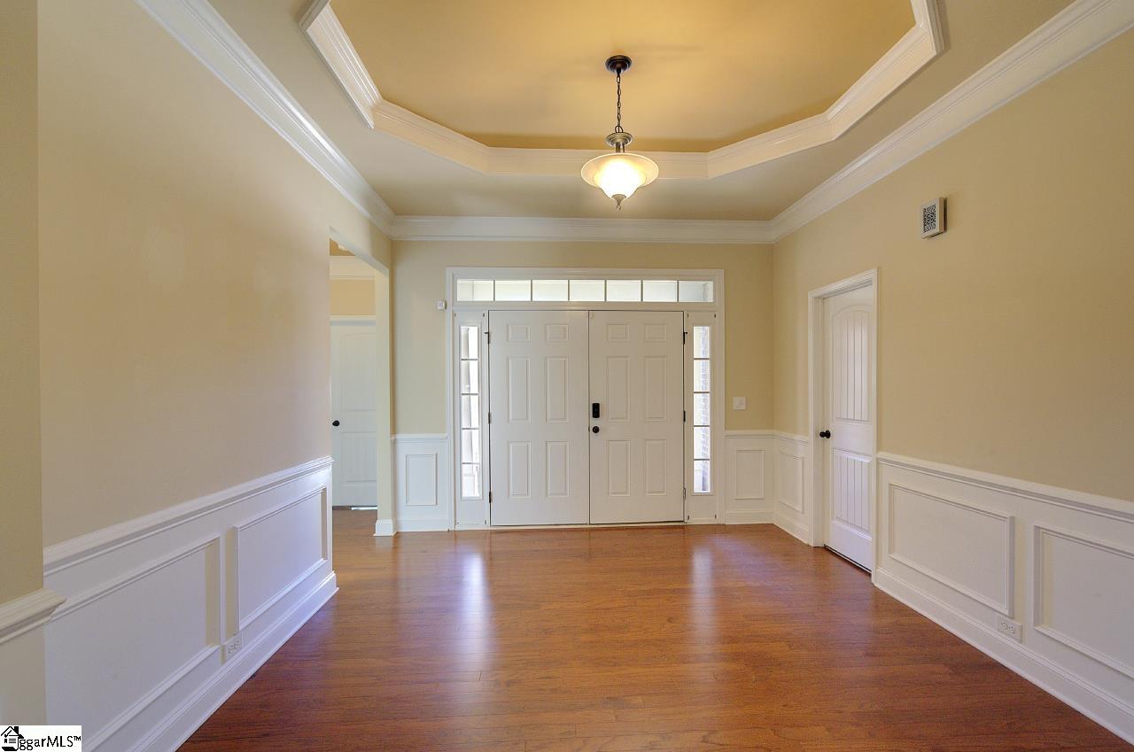 1605159 Property Photo 2