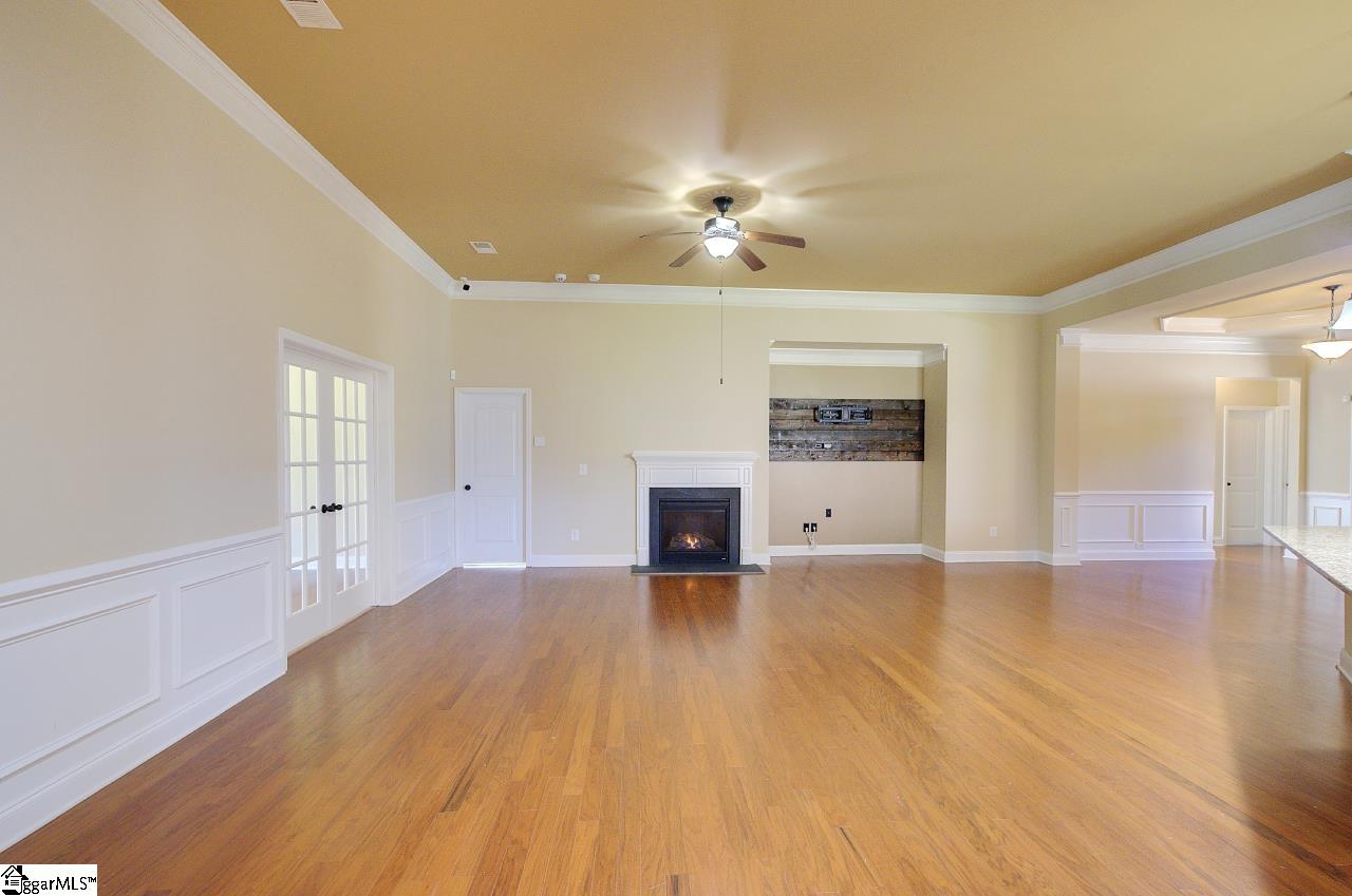 1605159 Property Photo 4