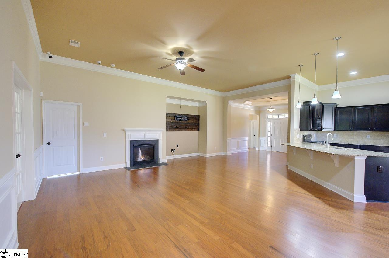 1605159 Property Photo 6