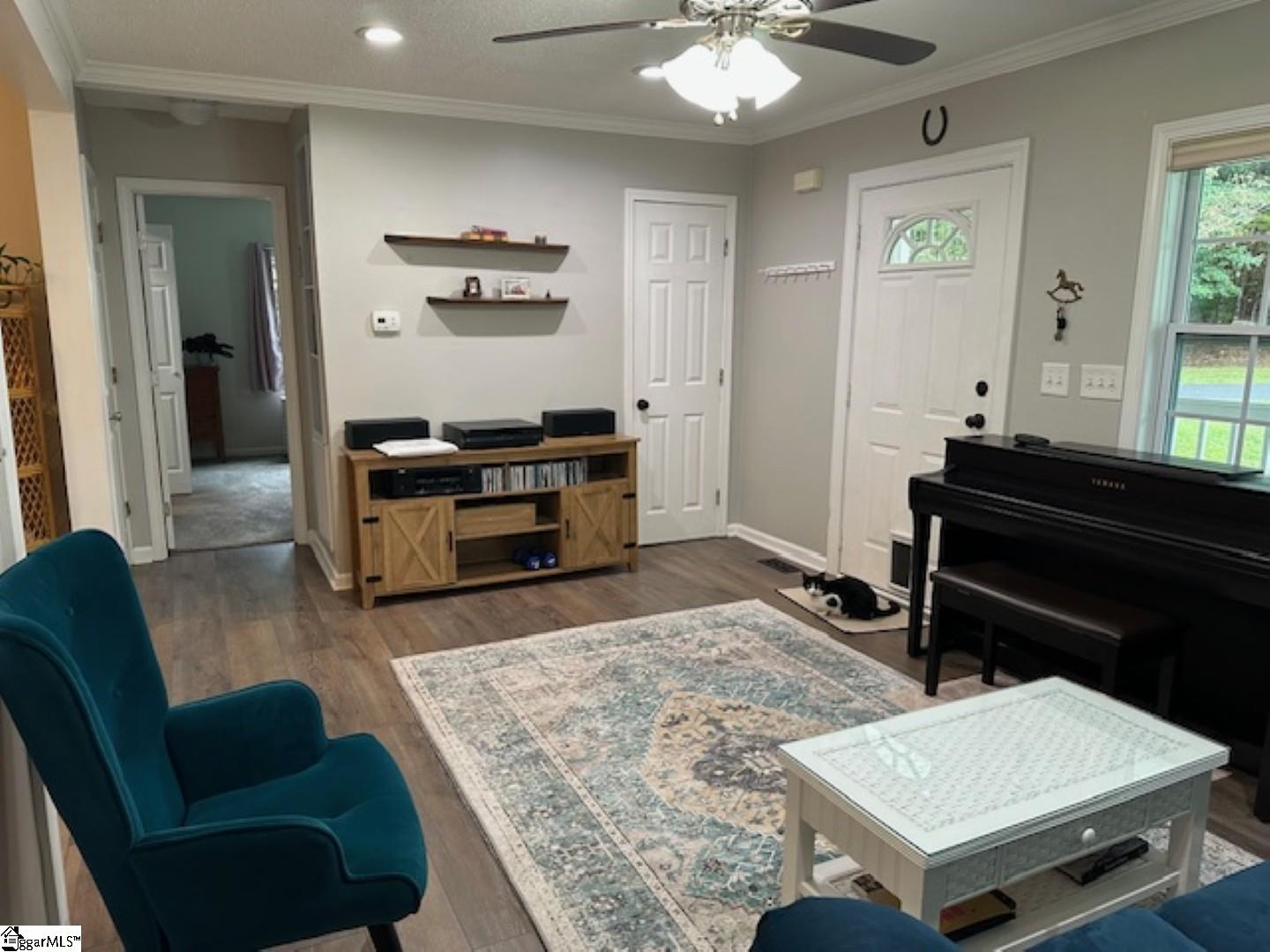 1095 E Prince Road Property Photo 4