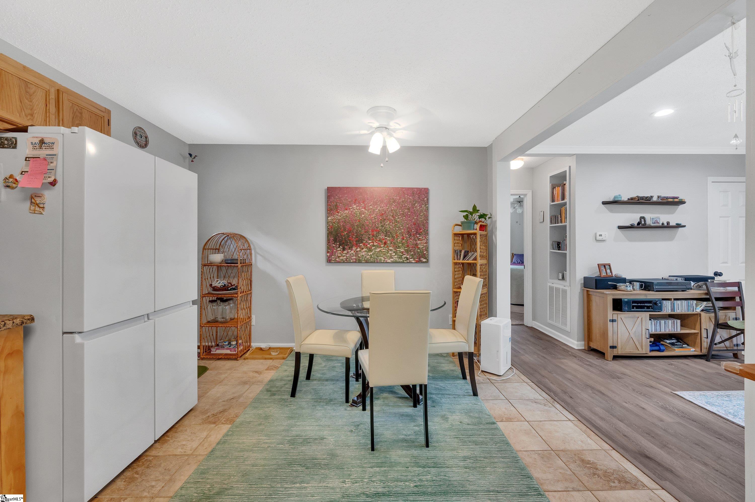 1095 E Prince Road Property Photo 8