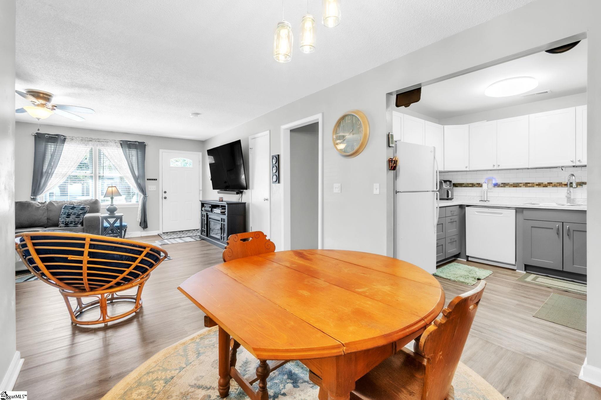 224/226 Devonwood Court Property Photo 7