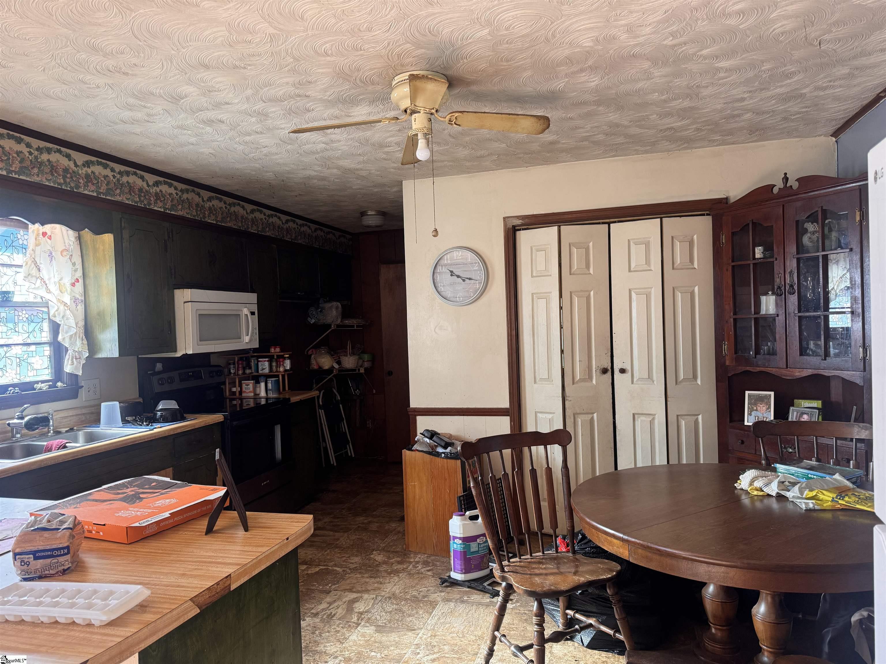 103 Edison Circle Property Photo 5