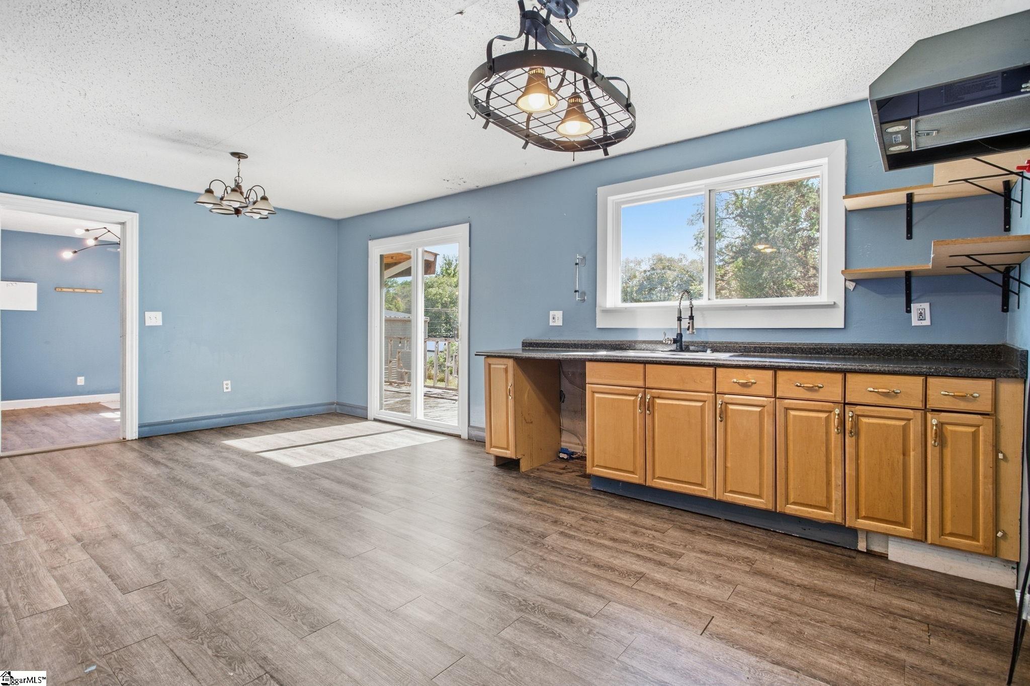 3 New Perry Road Property Photo 5