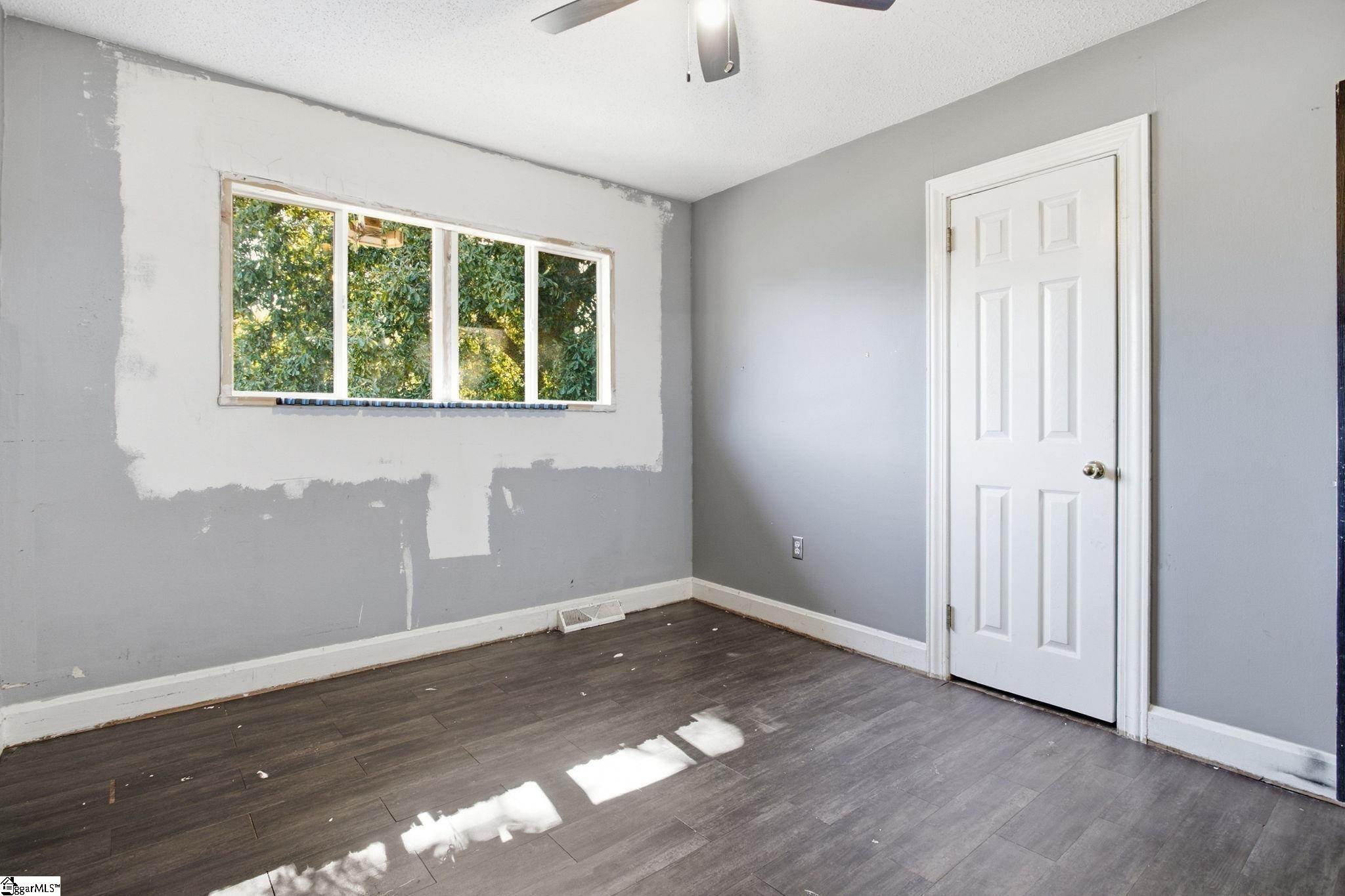 3 New Perry Road Property Photo 8
