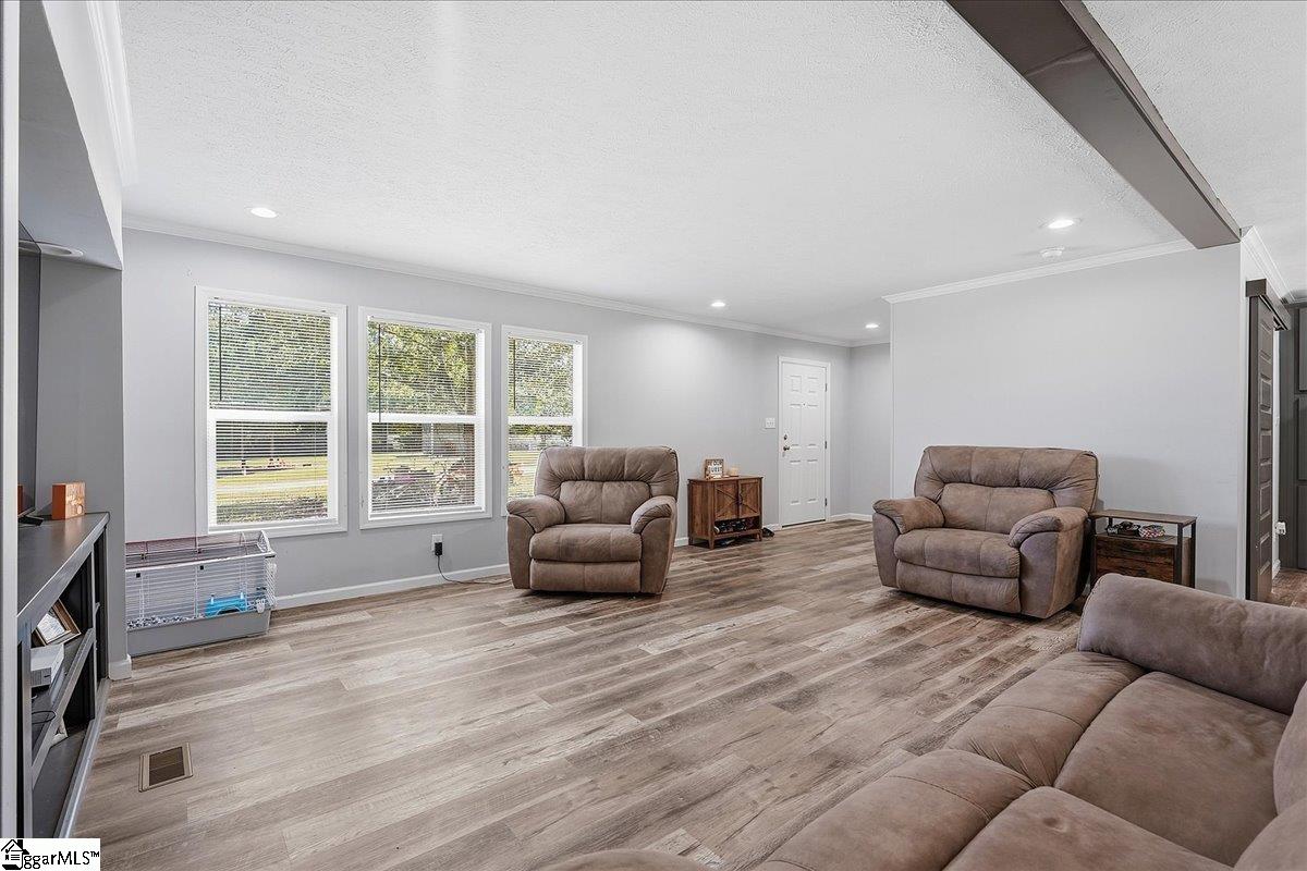 117 Viewmont Drive Property Photo 4