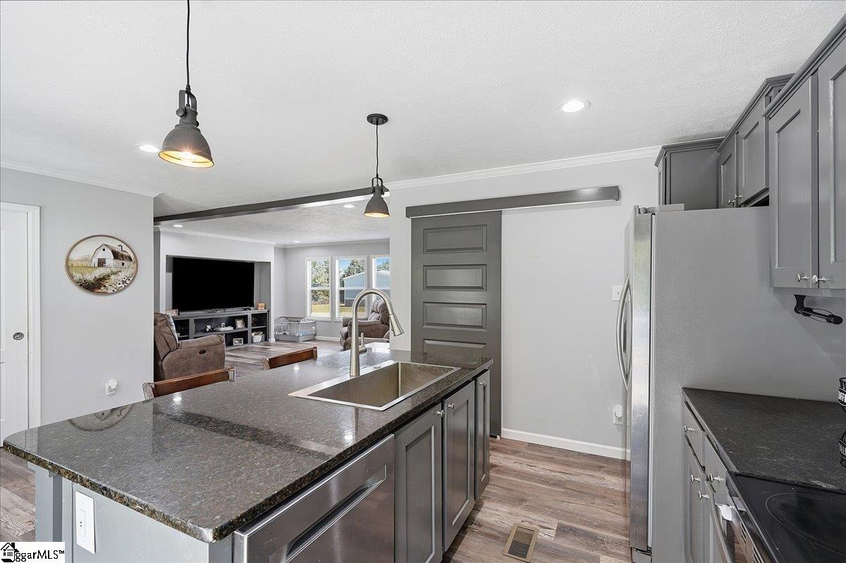 117 Viewmont Drive Property Photo 13