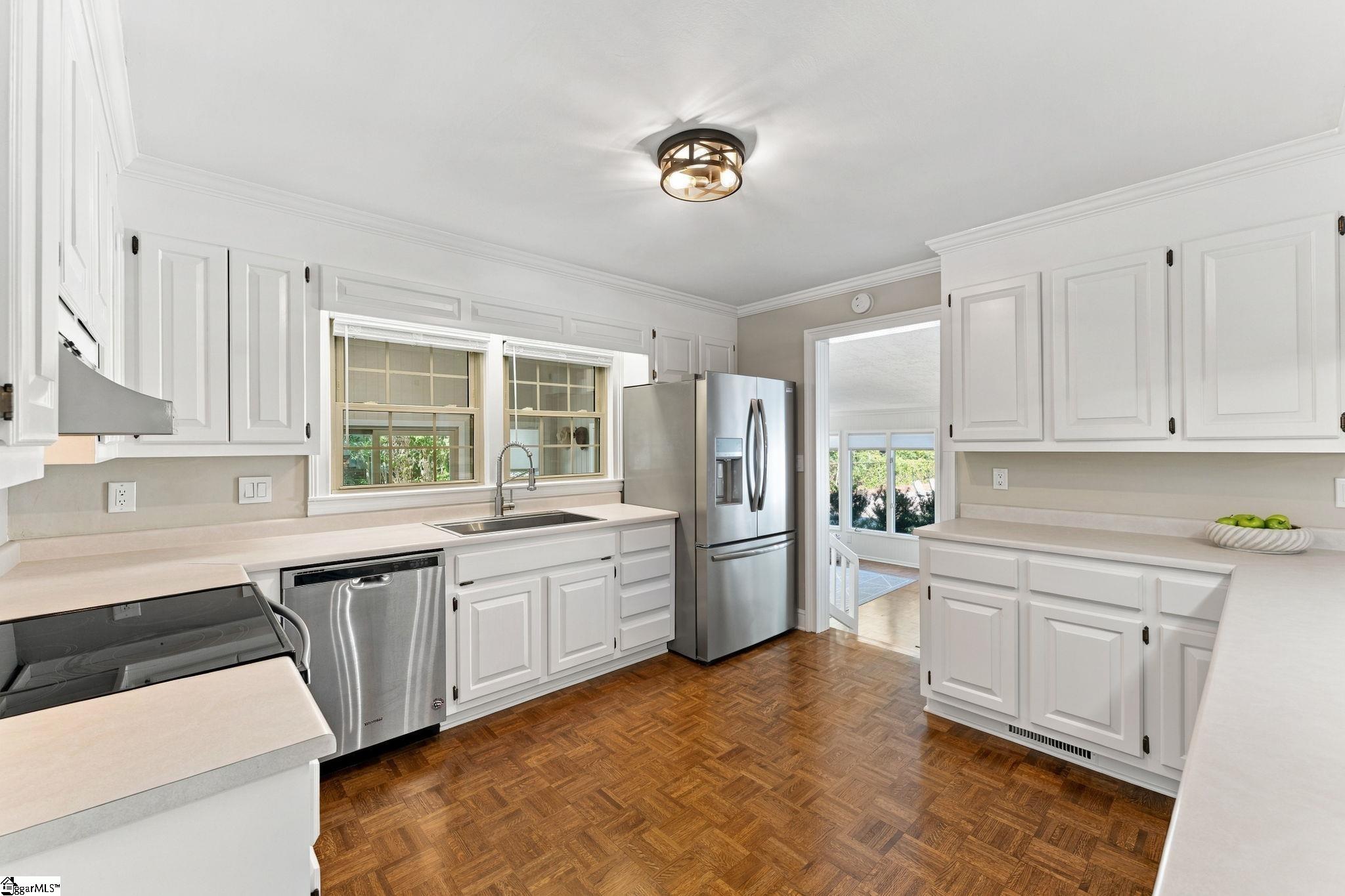 35 Mayfair Lane Property Photo 8