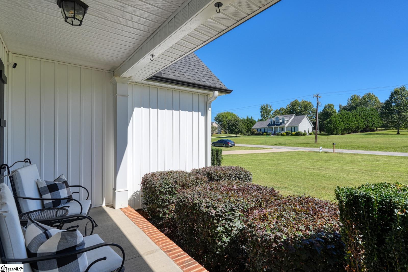 1511 S Green River Road Property Photo 4