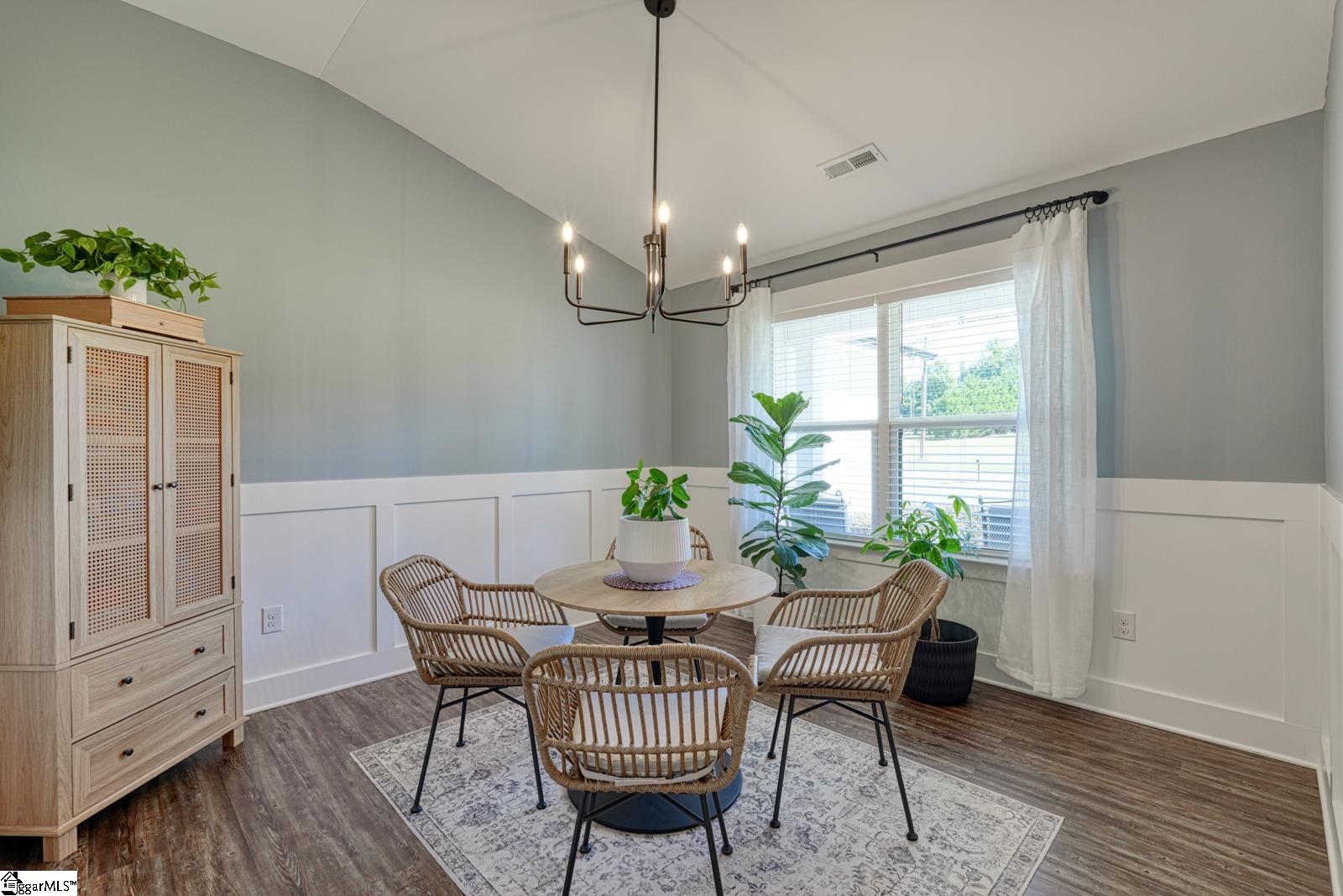 1511 S Green River Road Property Photo 8