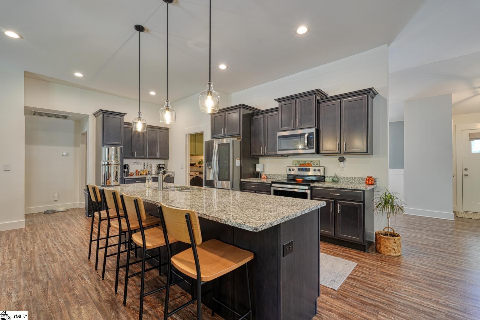 1511 S Green River Road Property Photo 10
