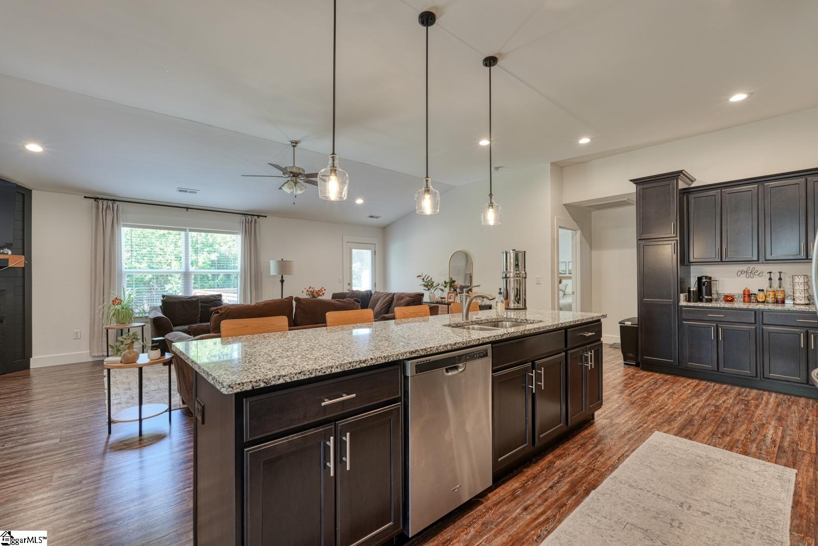 1511 S Green River Road Property Photo 12