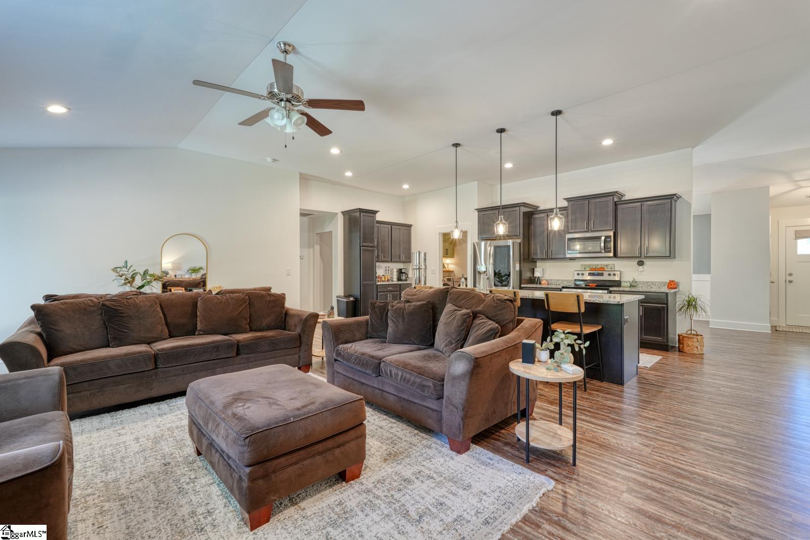 1511 S Green River Road Property Photo 14