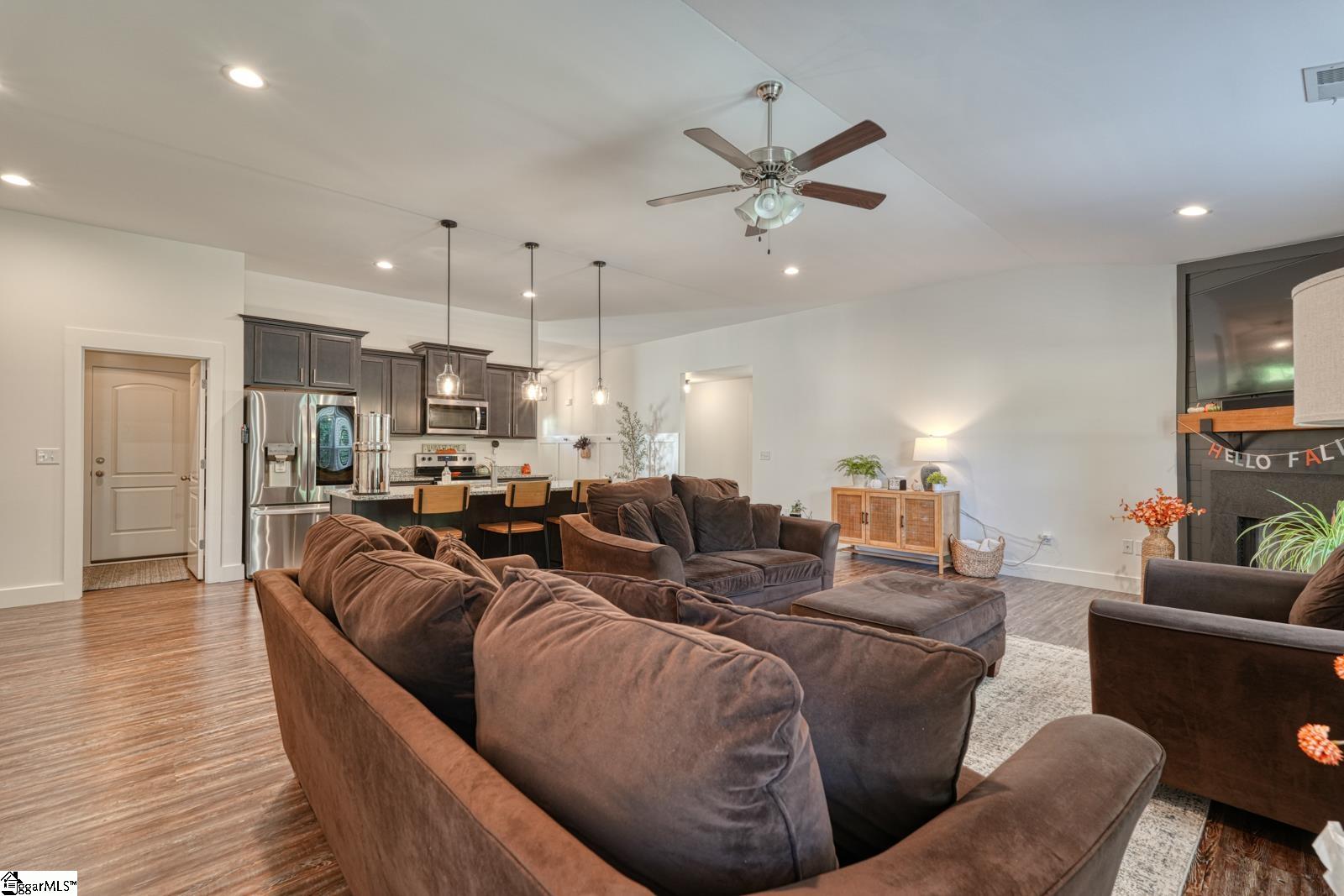 1511 S Green River Road Property Photo 17