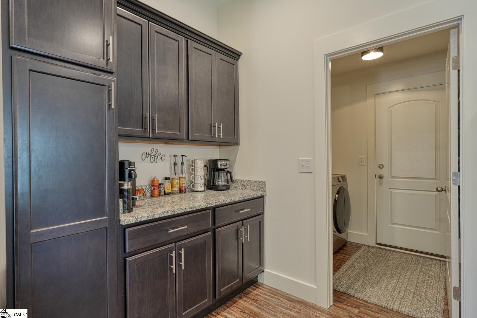 1511 S Green River Road Property Photo 19