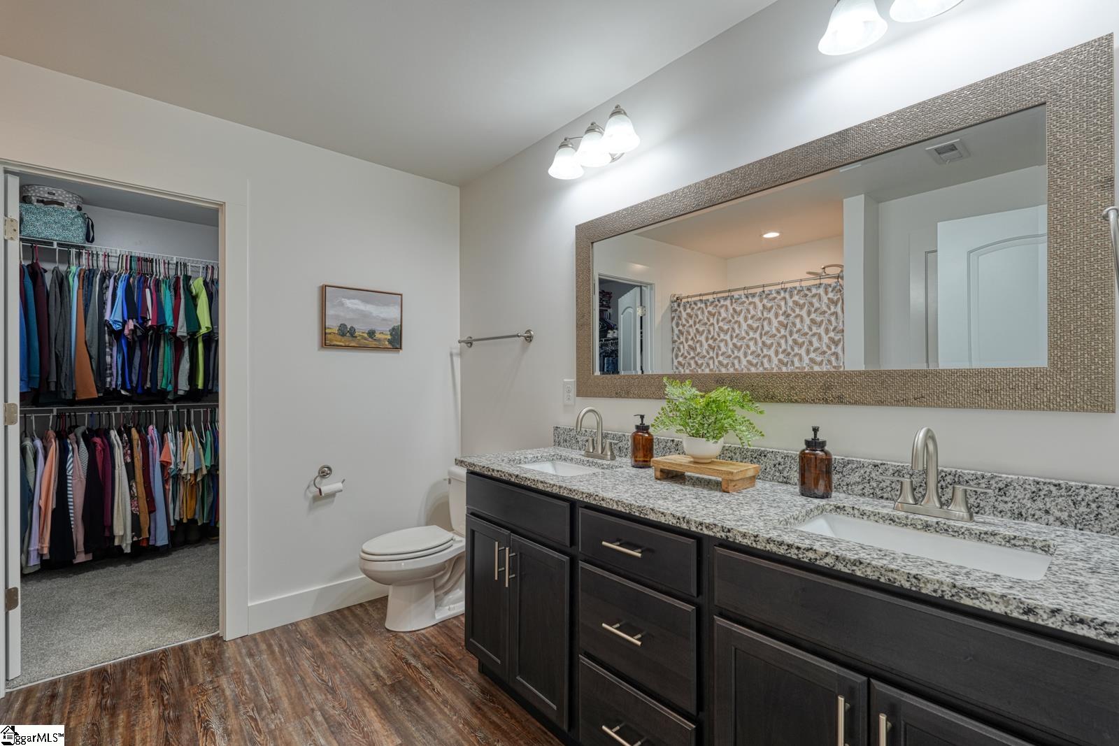 1511 S Green River Road Property Photo 26