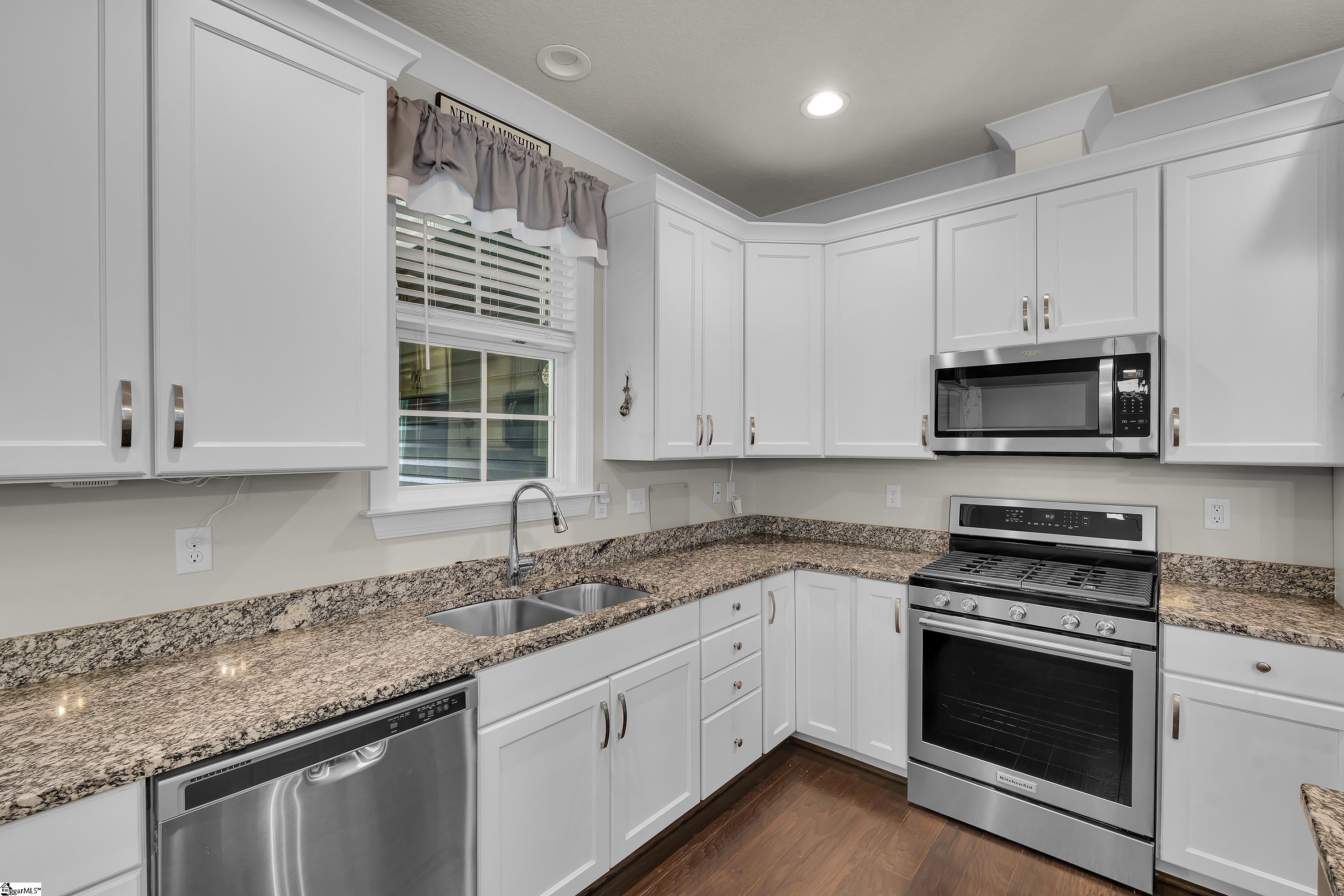26 Golden Apple Trail Property Photo 7