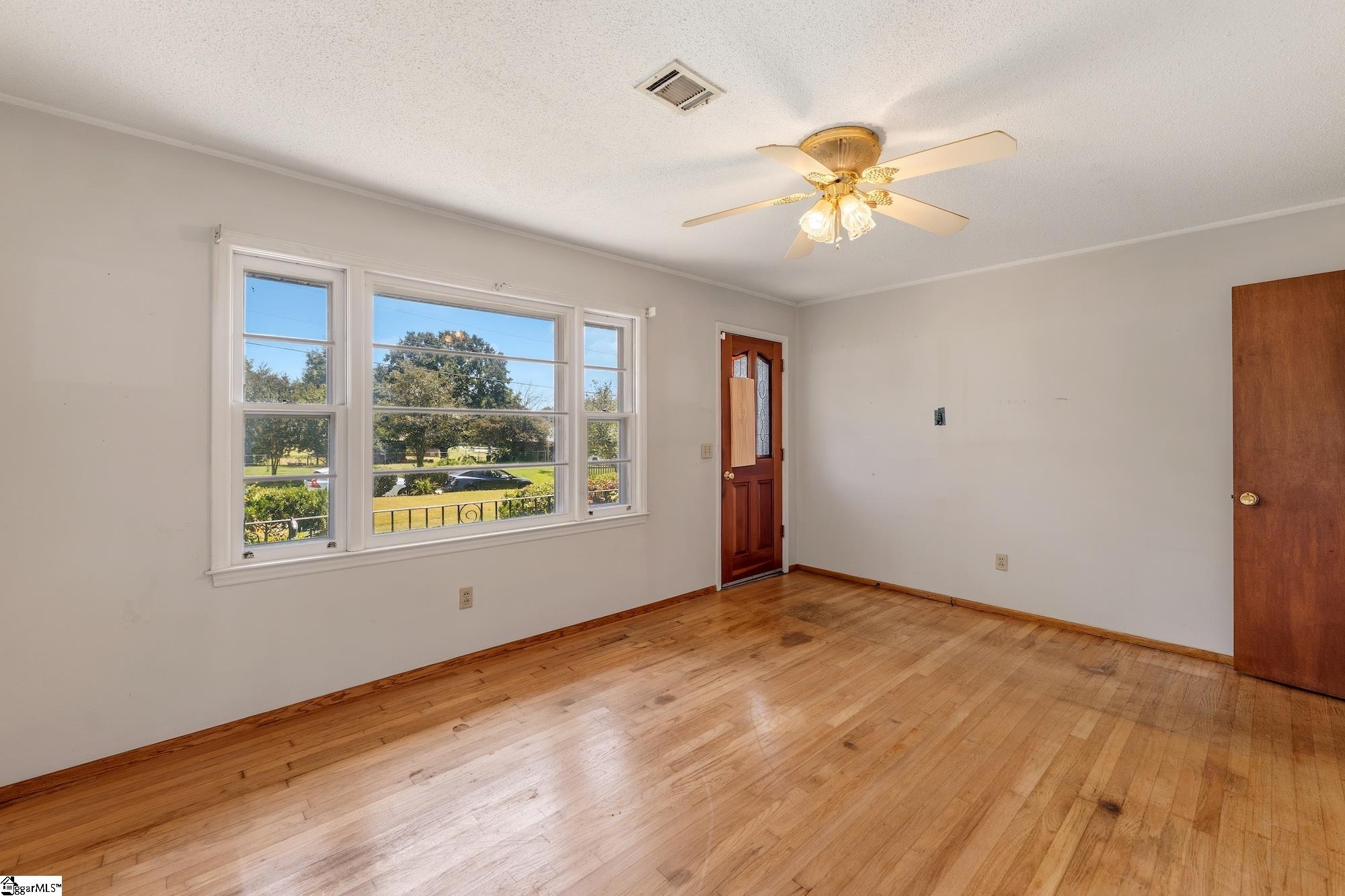 505 Winfield Drive Property Photo 6