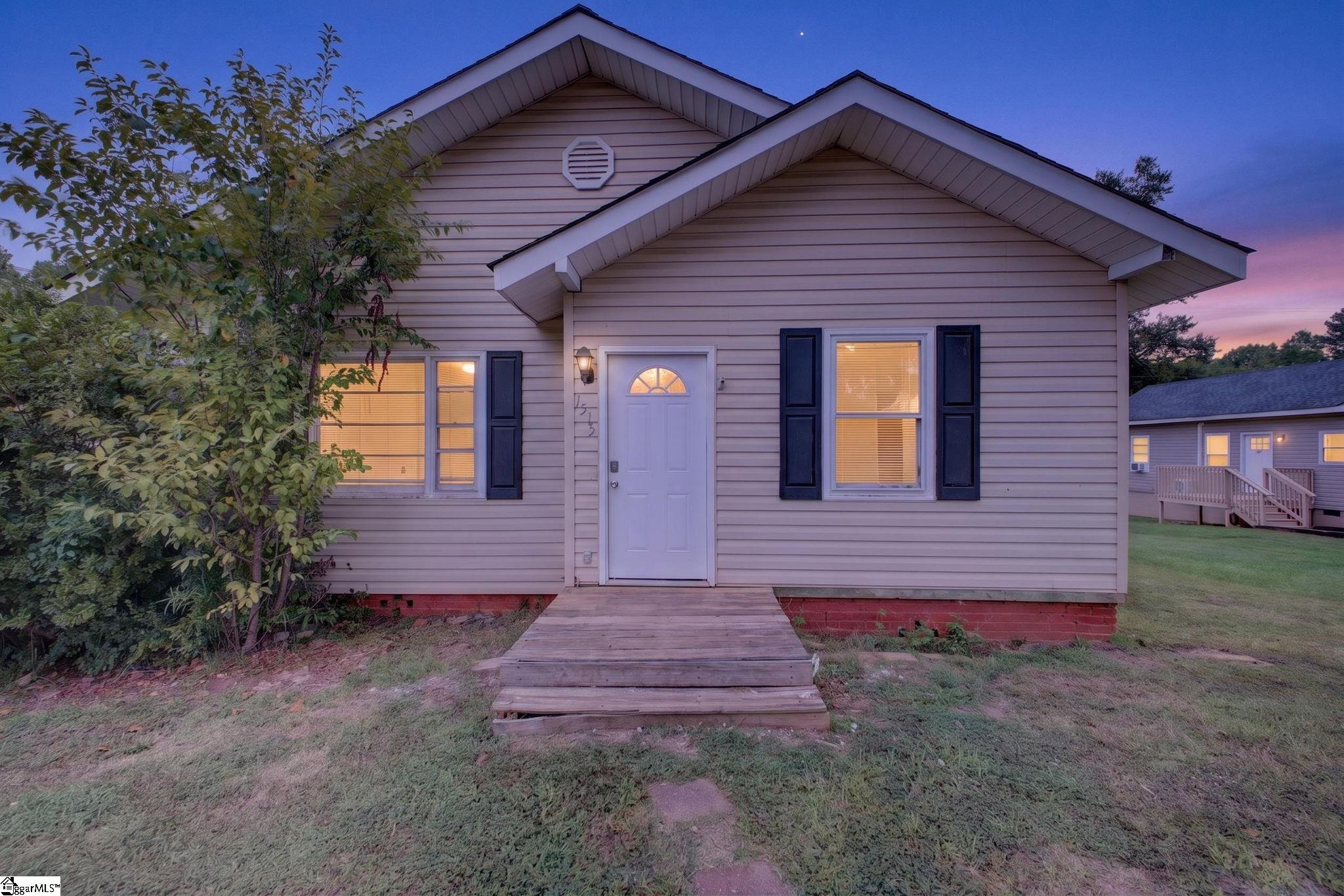 1575 Main Street Property Photo 1