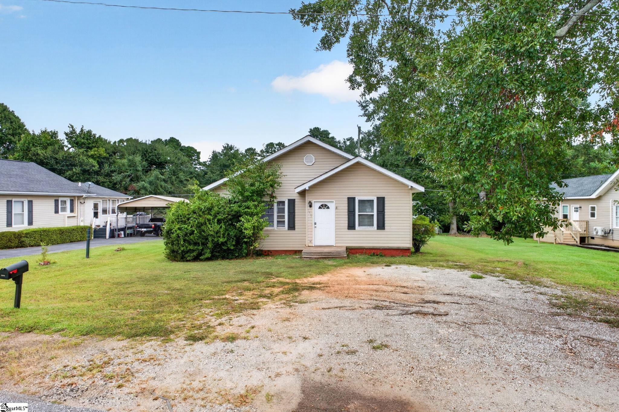 1575 Main Street Property Photo 2