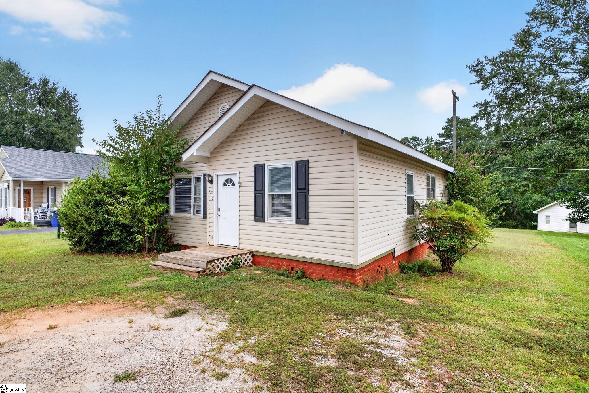 1575 Main Street Property Photo 4