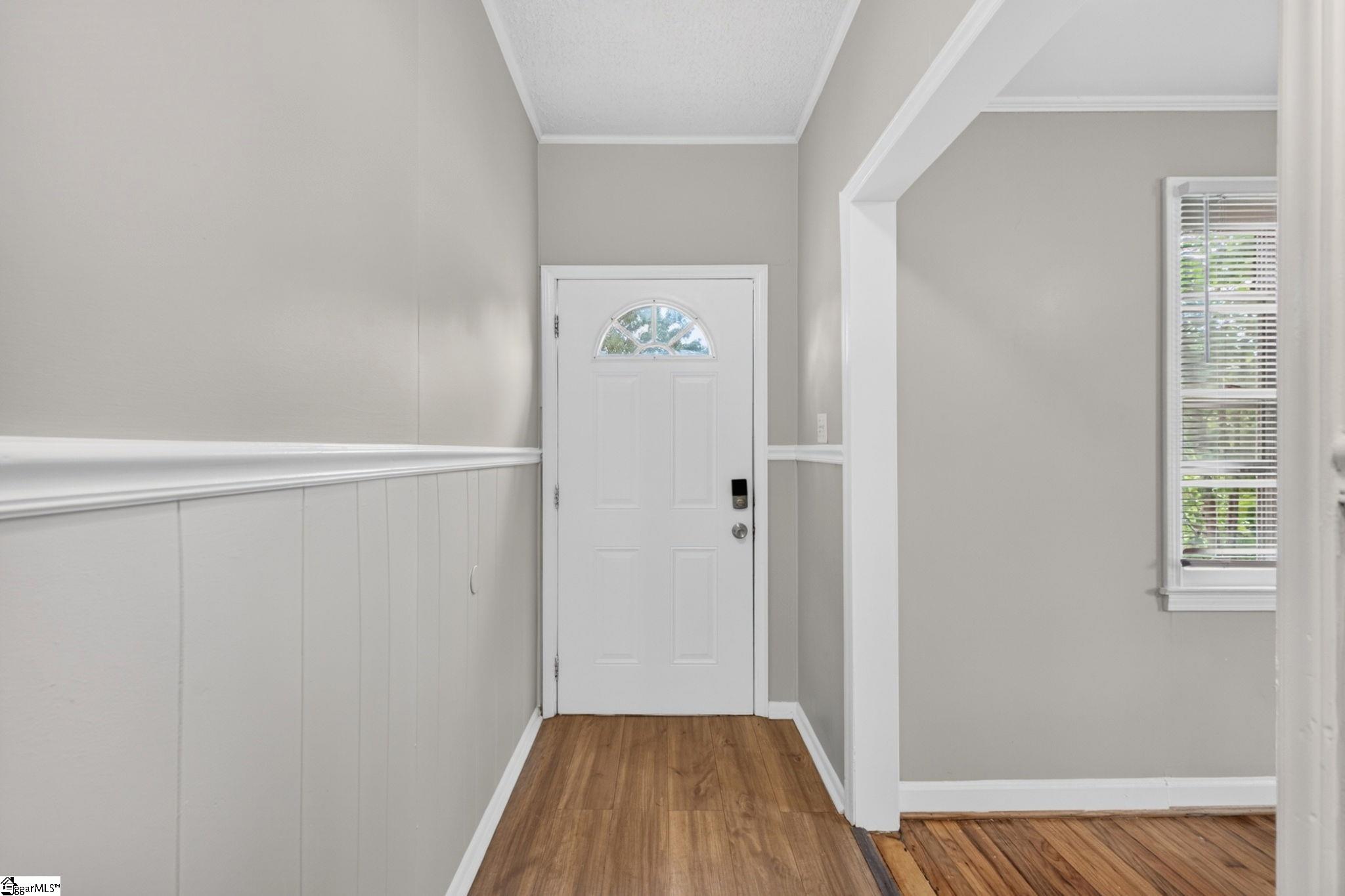 1575 Main Street Property Photo 6
