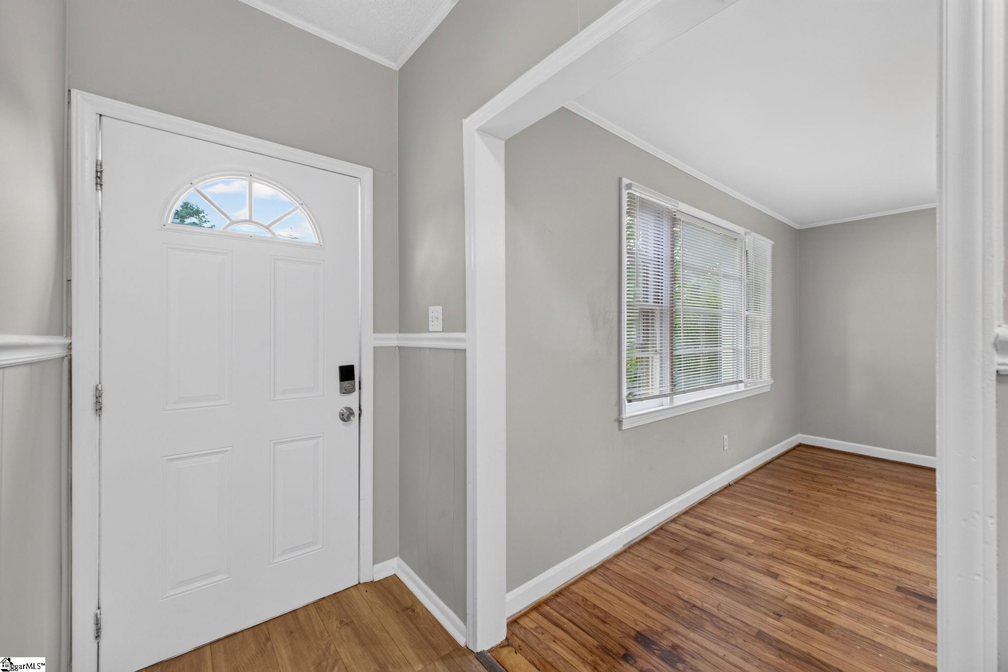 1575 Main Street Property Photo 7