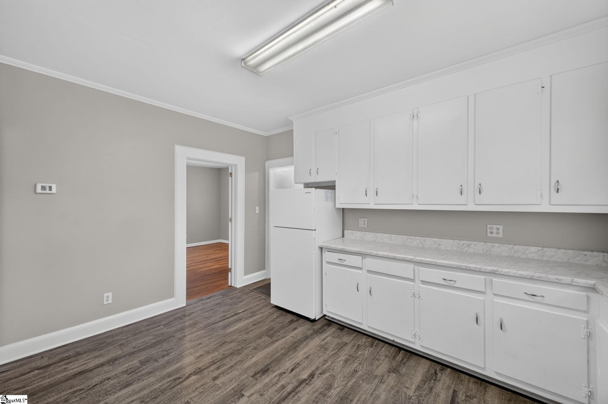 1575 Main Street Property Photo 15