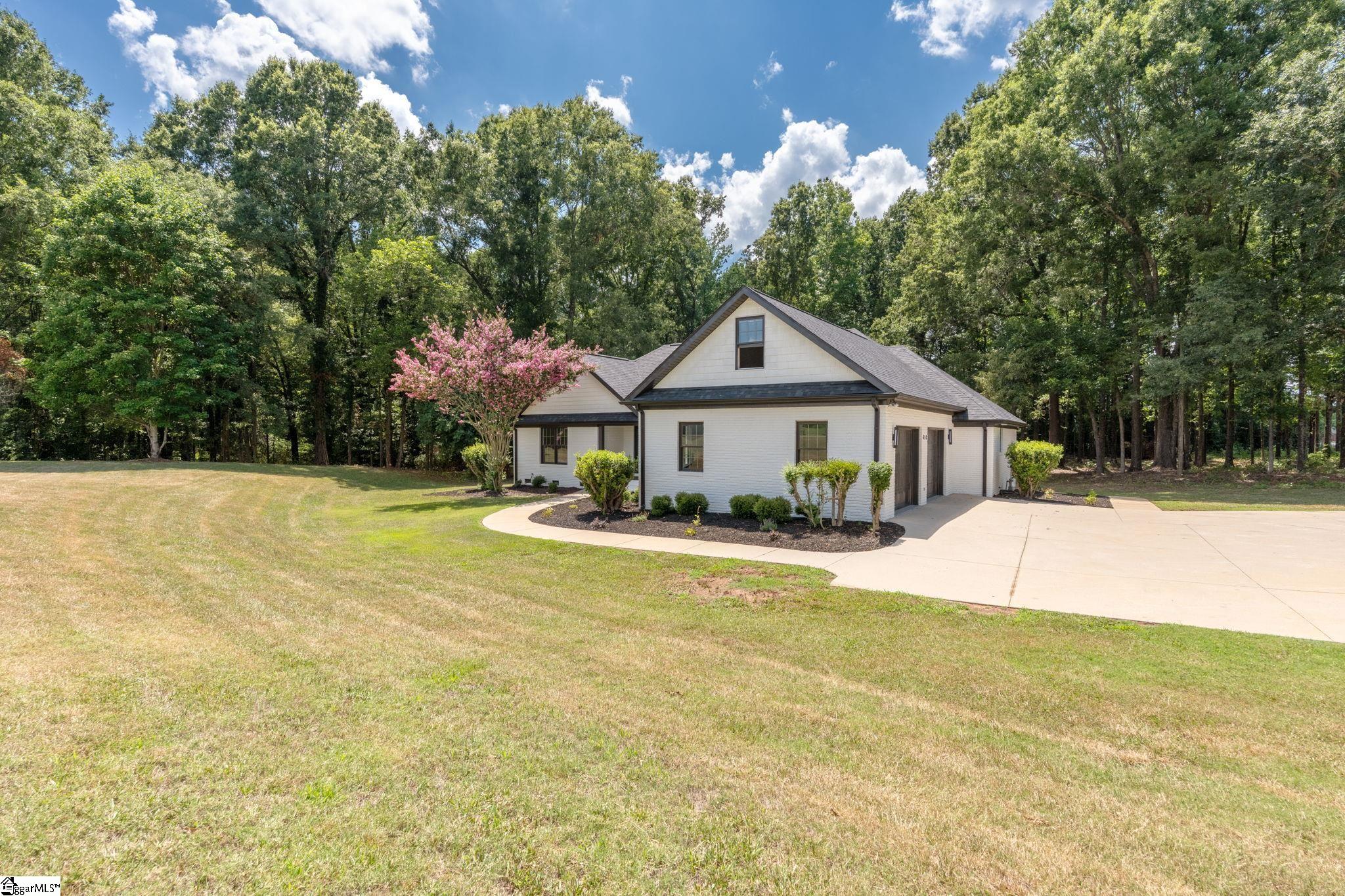 650 Lightwood Knot Road Property Photo 3
