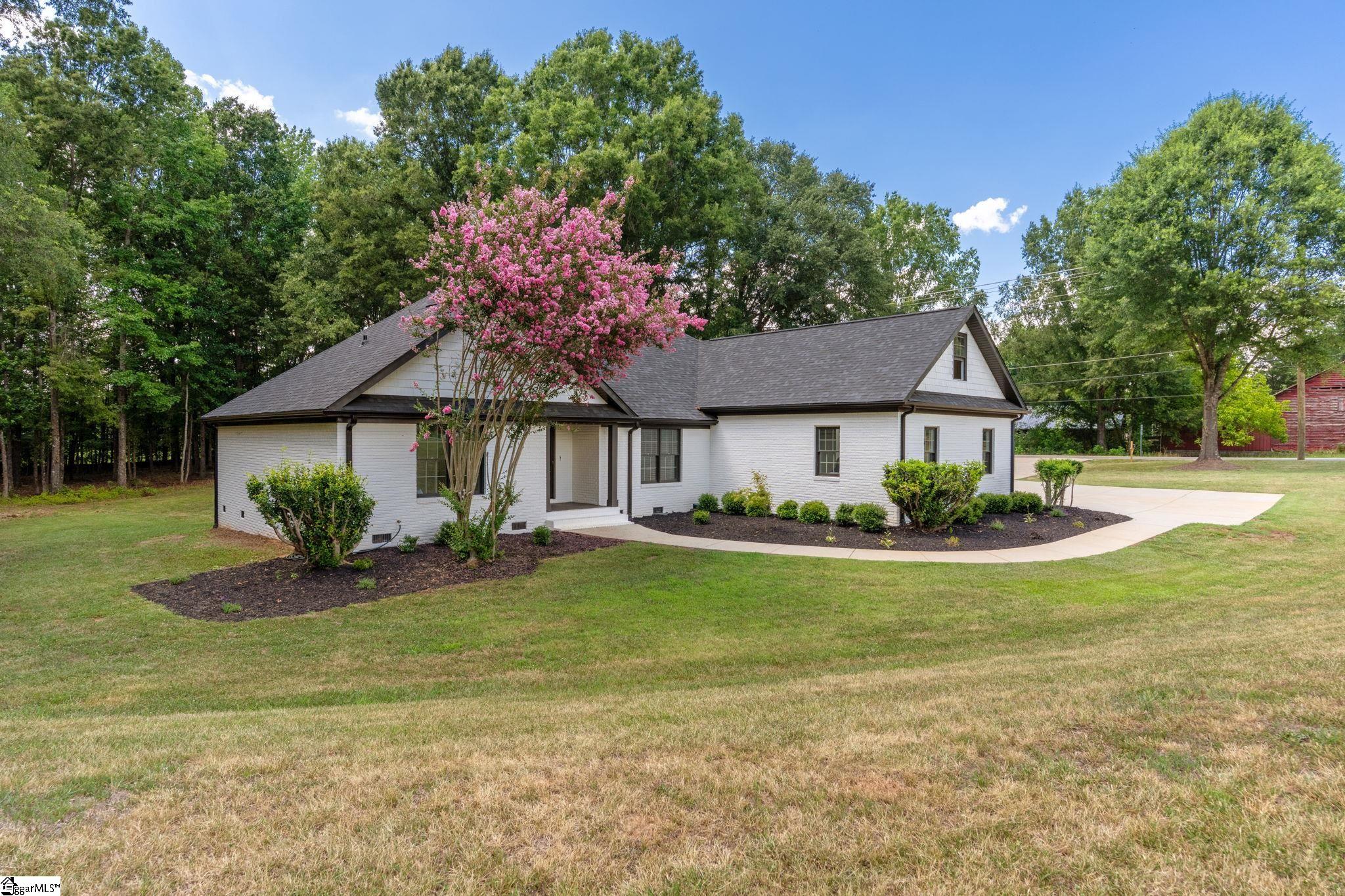650 Lightwood Knot Road Property Photo 4