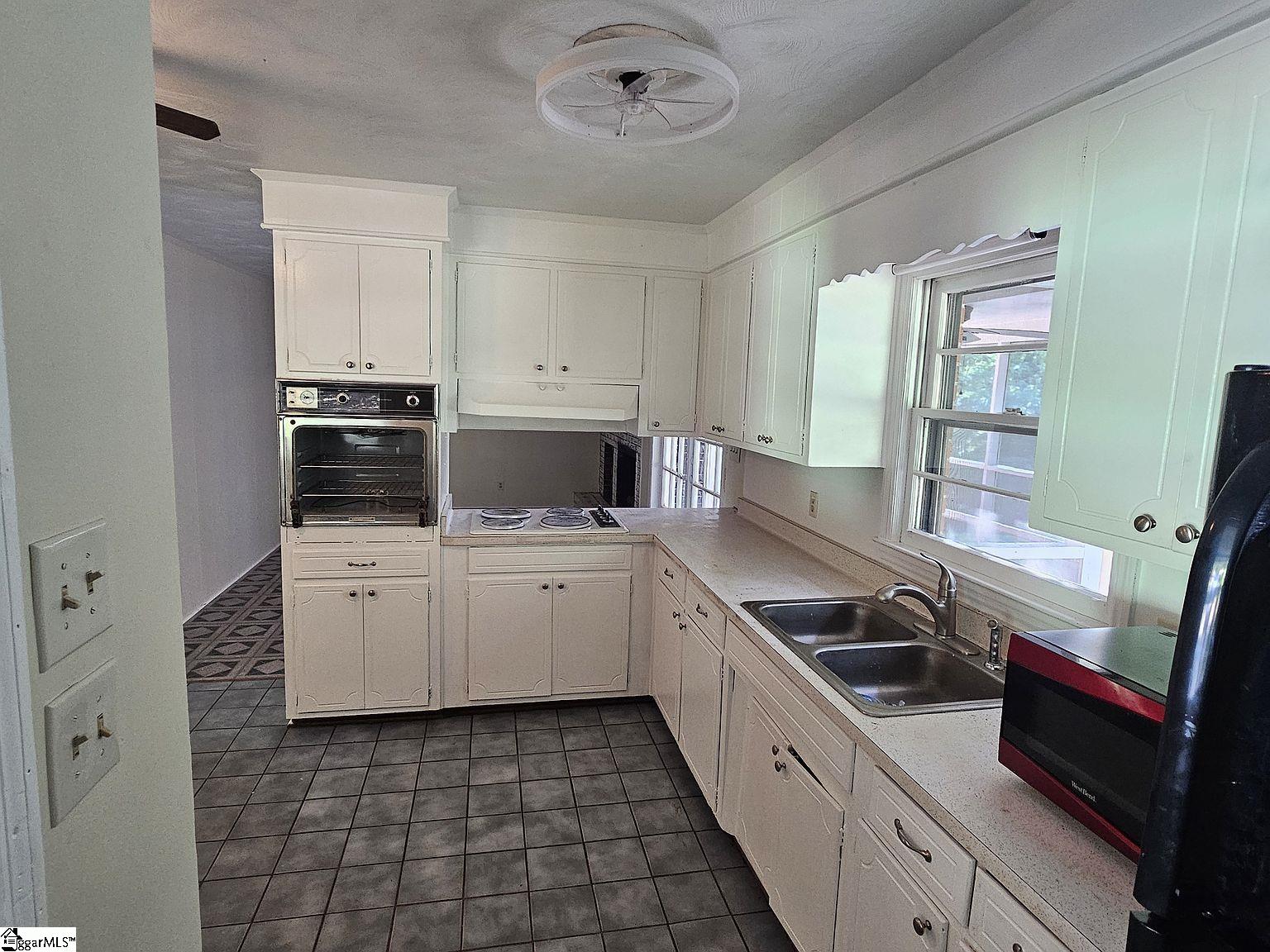 740 Kenmore Drive Property Photo 2
