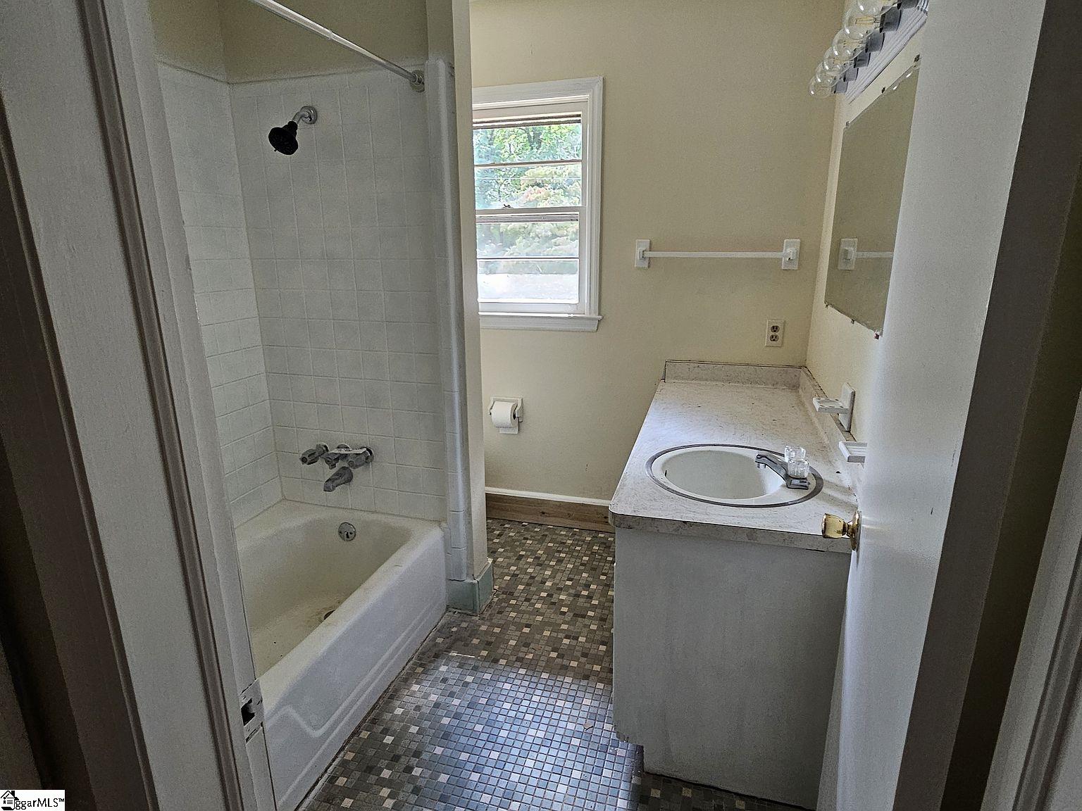 740 Kenmore Drive Property Photo 8