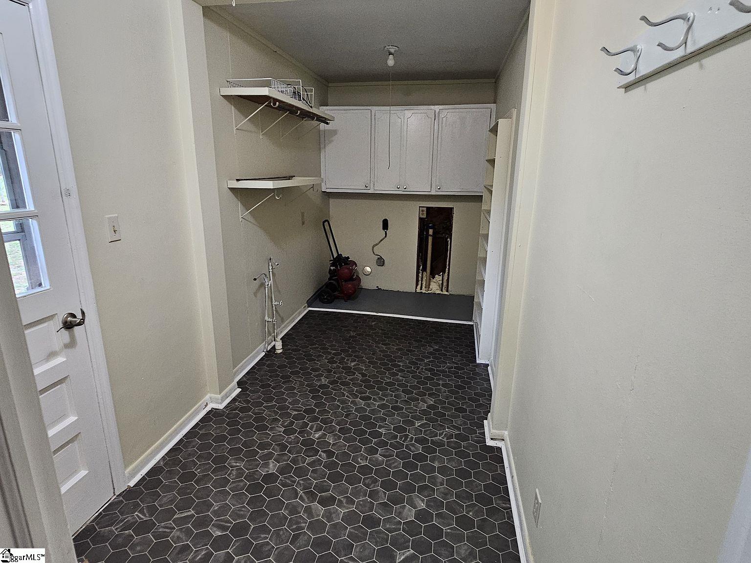 740 Kenmore Drive Property Photo 18