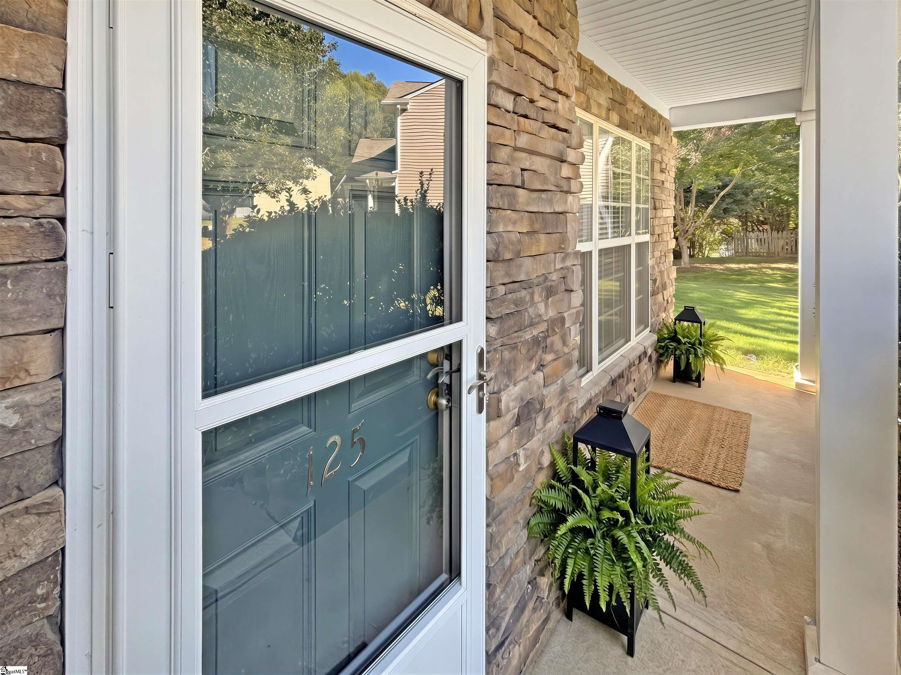 1605275 Property Photo 2