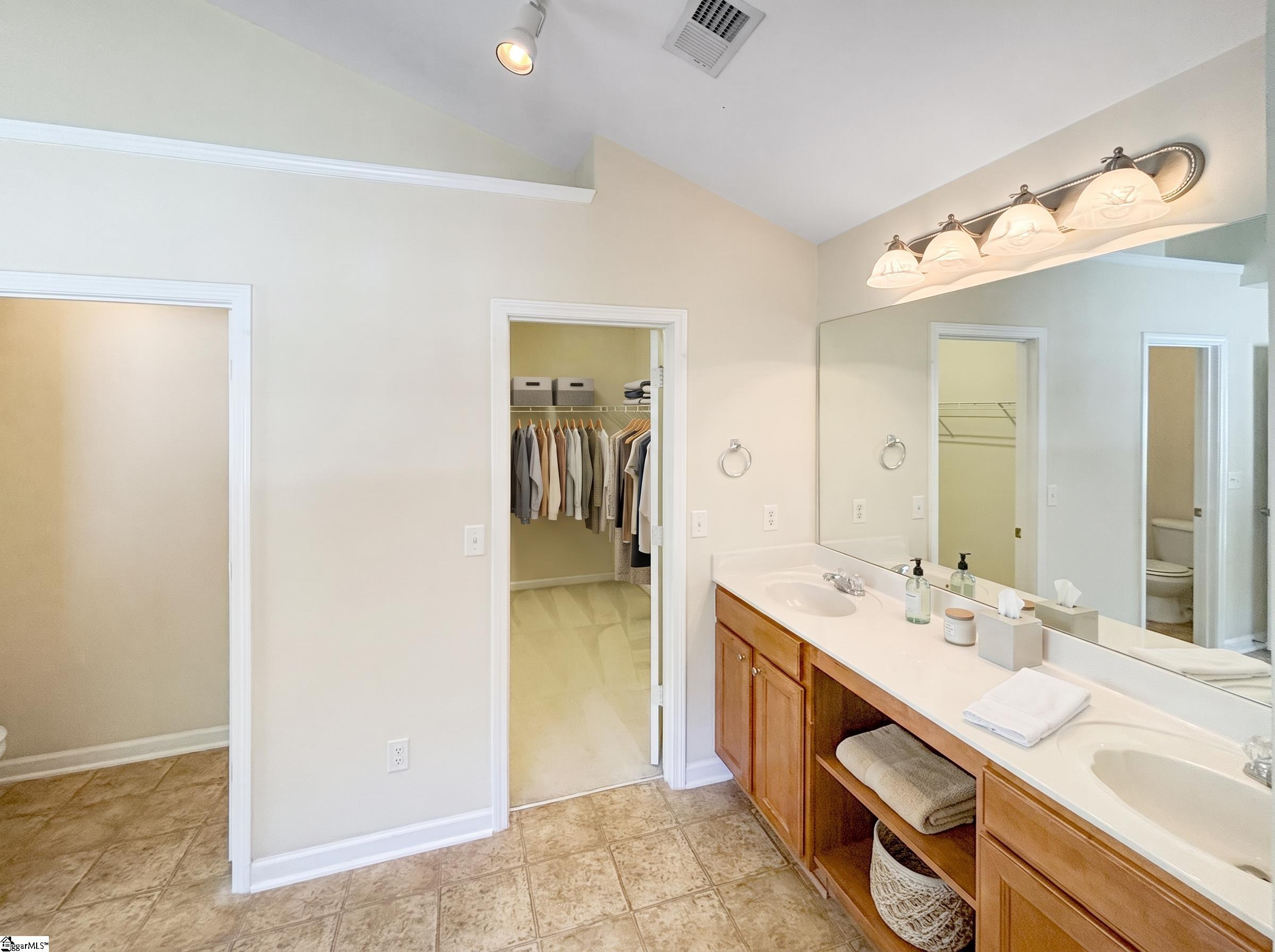 1605275 Property Photo 17