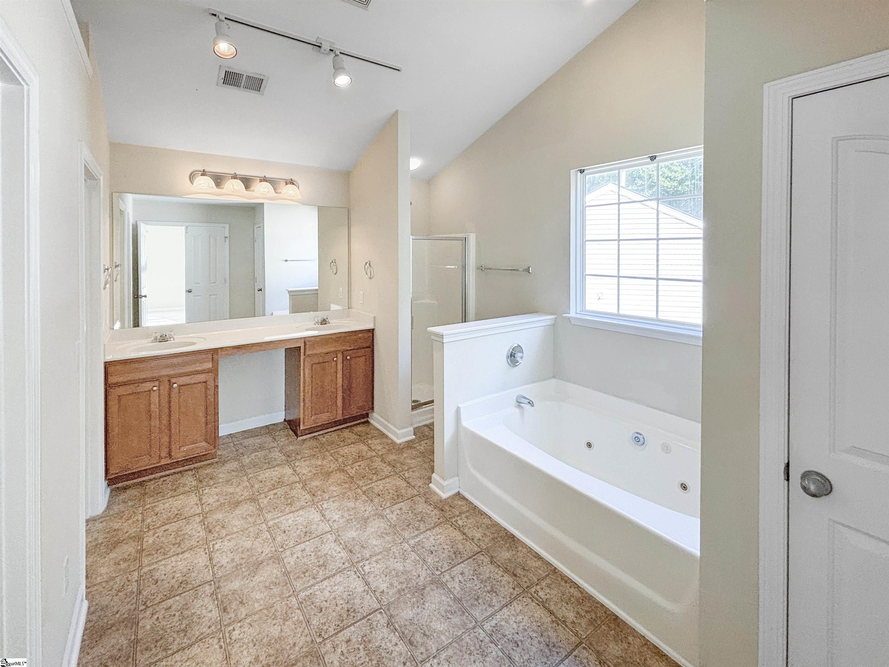 1605275 Property Photo 39