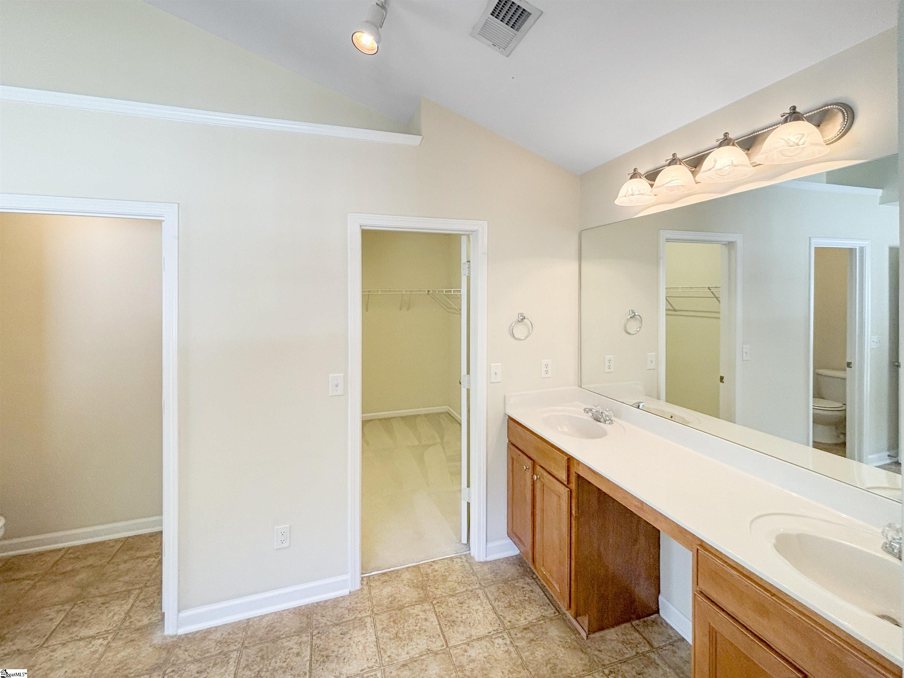 1605275 Property Photo 41