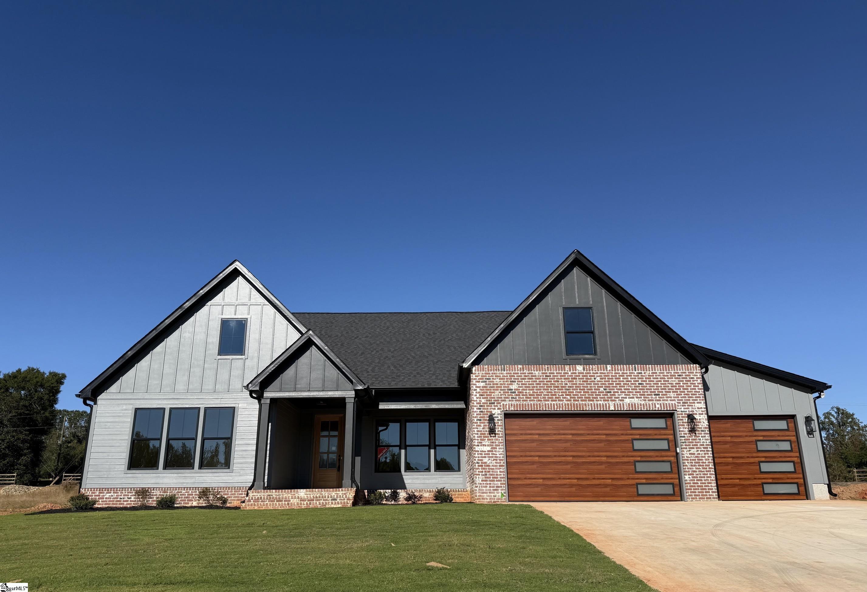 4034 Hollybank Drive Property Photo 1